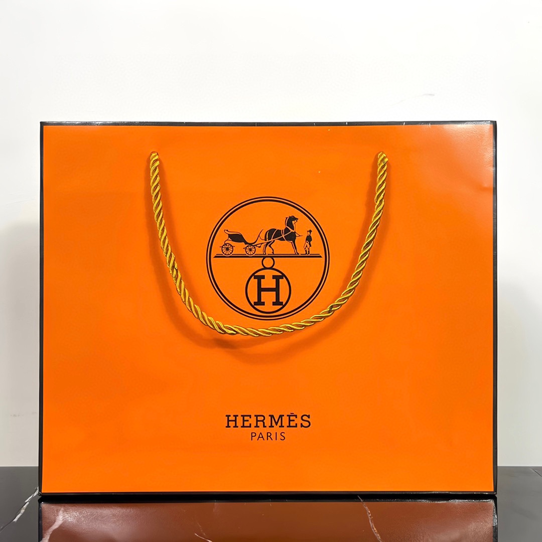 Hermes 3-Piece Full Body Fragrance Set - Bath, Lotion, Soap, Limited Edition 7 i1689586907 3307 5