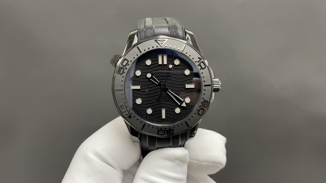 Omega 欧米茄 电镀黑壳 自动上链机械机芯