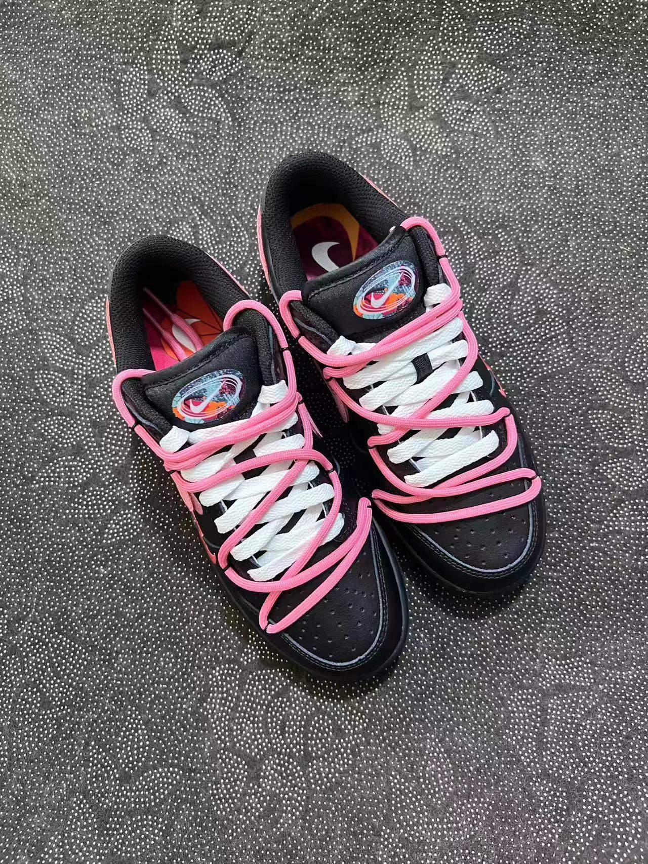 ? 正品定制Nike Dunk Low Multi-Color 甜酷芭比 低帮 板鞋 女款黑粉色?