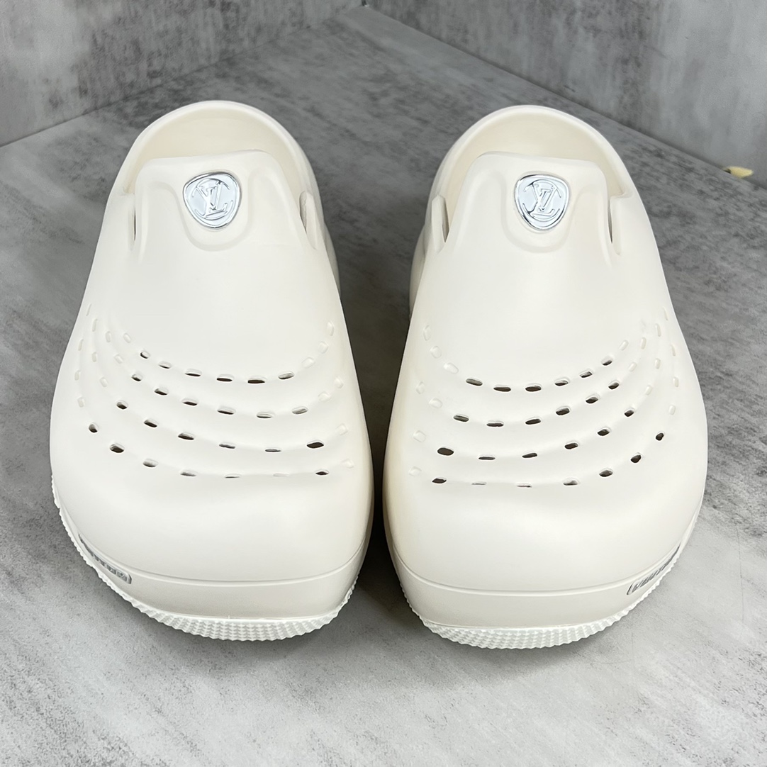 Louis Vuitton 新款上架 Louis Vuitton Shark 路易威登新款鲨鱼拖鞋 增高5厘米 Lv这鞋可以完美的盖住大丑脚 就连高脚背都可以很好的适配