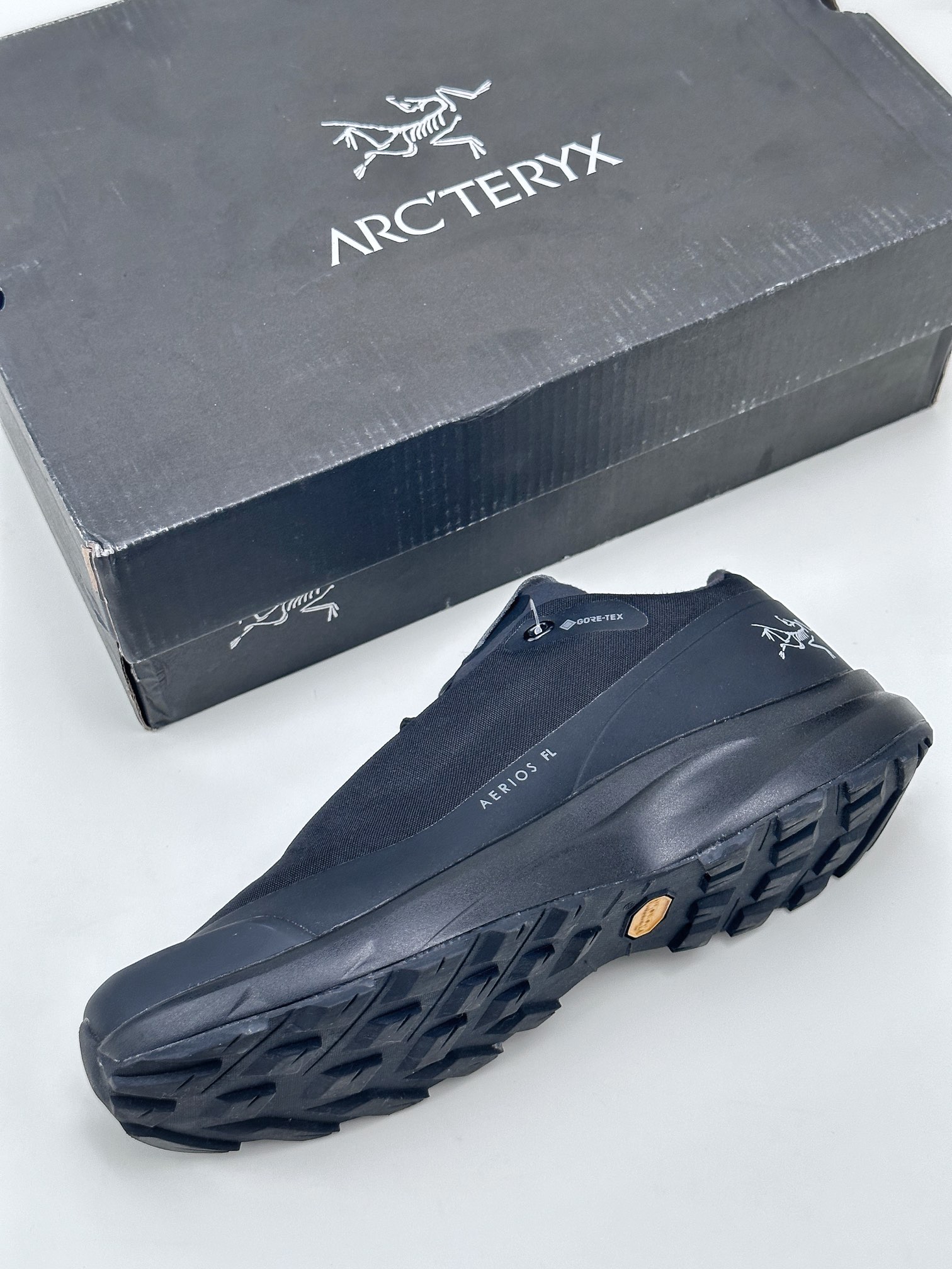 300 Arakys始祖鸟 Aerios FI Gore-Tex 多功能徒步户外攀爬登山鞋