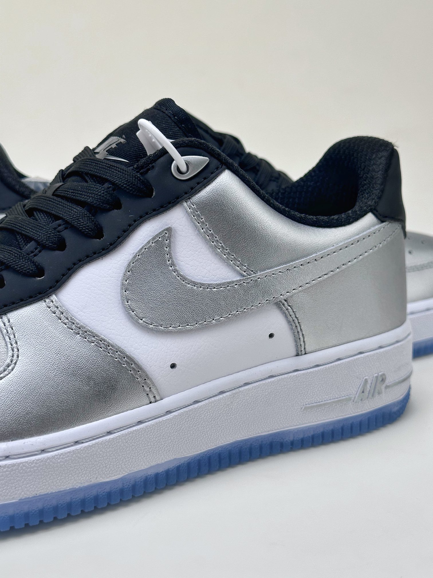 200 Nike Air Force 1 Low 07 液态银 DX6764-001