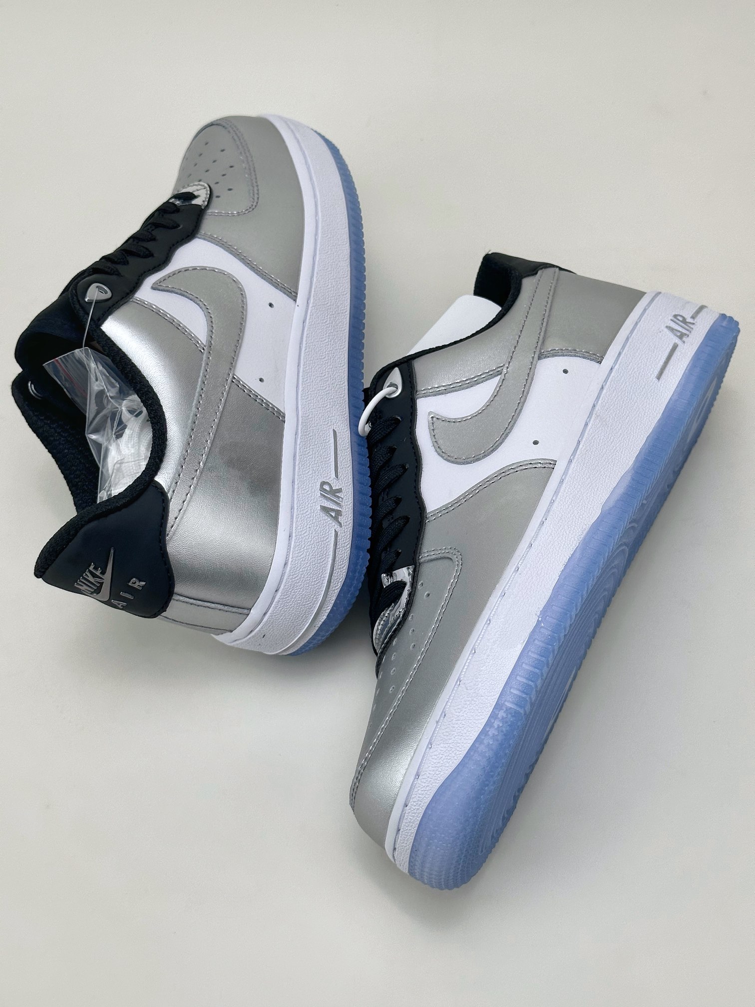 200 Nike Air Force 1 Low 07 液态银 DX6764-001