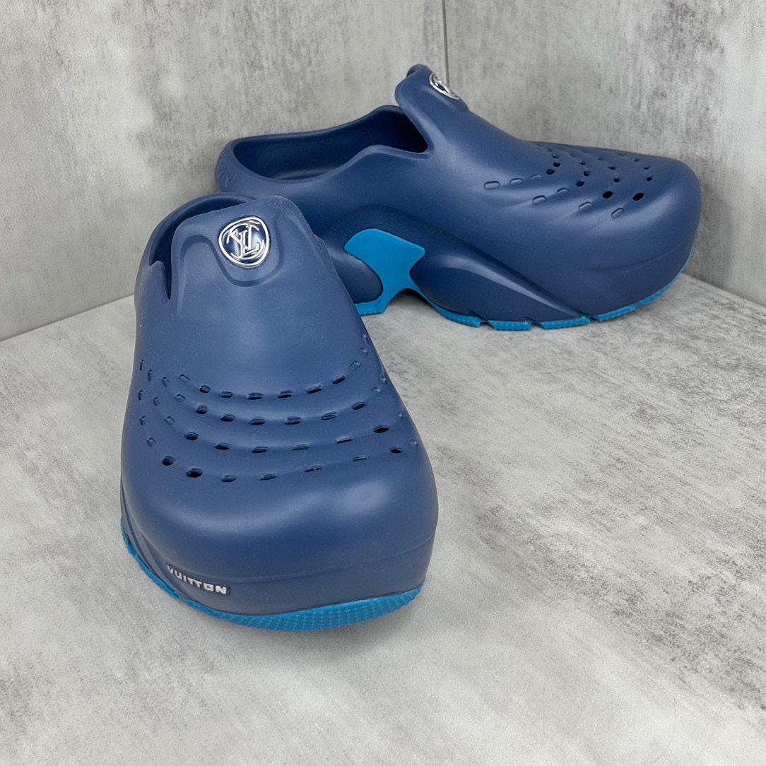 Louis Vuitton 新款上架 Louis Vuitton Shark 路易威登新款鲨鱼拖鞋 增高5厘米 Lv这鞋可以完美的盖住大丑脚 就连高脚背都可以很好的适配
