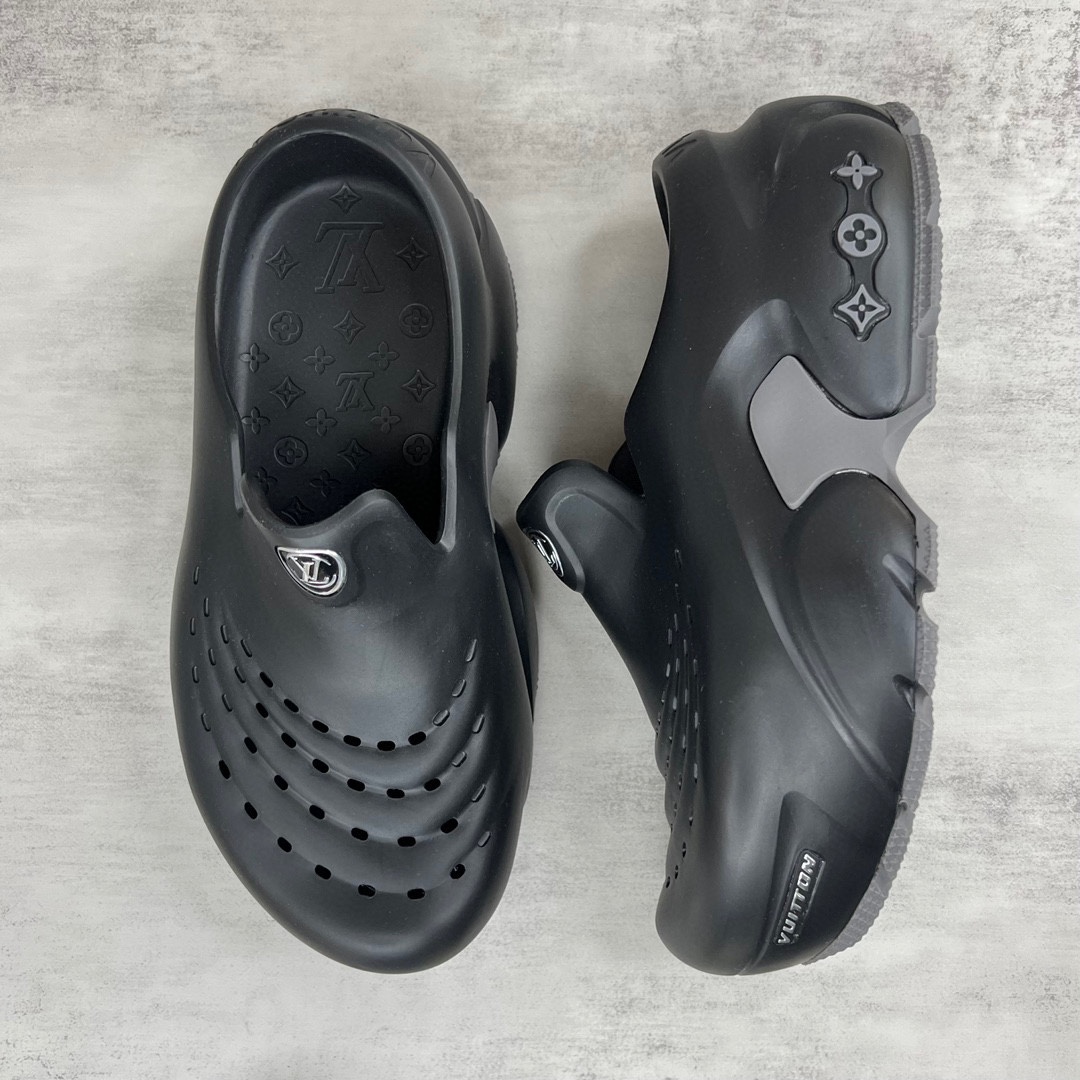 Louis Vuitton 新款上架 Louis Vuitton Shark 路易威登新款鲨鱼拖鞋 增高5厘米 Lv这鞋可以完美的盖住大丑脚 就连高脚背都可以很好的适配