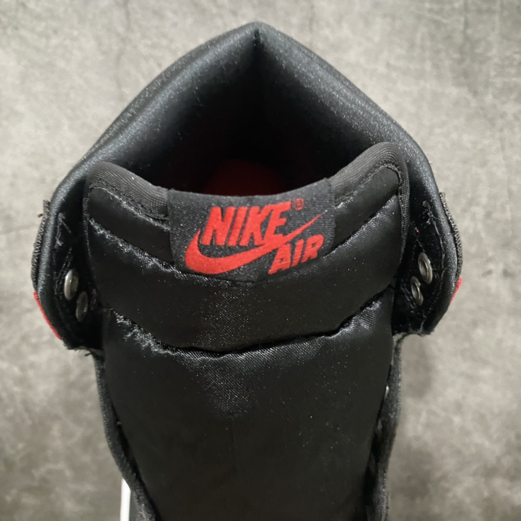 图片[8]-【莞产DG版】 Air Jordan 1 Retro High OG \” Satin Bred \” 黑红丝绸 AJ1乔1高帮文化篮球鞋 FD4810-061ZP开发室高价原版购回 高端外贸零售专供品质 原鞋原楦头纸板开发 原厂气垫 原厂竖纹防尘纸 极致一眼正品既视感 整体楦型最大限度还原公司正品  尺码：36 36.5 37.5 38 38.5 39 40 40.5 41 42 42.5 43 44 44.5-莆田鞋批发中心