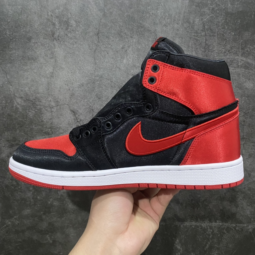 图片[2]-【莞产DG版】 Air Jordan 1 Retro High OG \” Satin Bred \” 黑红丝绸 AJ1乔1高帮文化篮球鞋 FD4810-061ZP开发室高价原版购回 高端外贸零售专供品质 原鞋原楦头纸板开发 原厂气垫 原厂竖纹防尘纸 极致一眼正品既视感 整体楦型最大限度还原公司正品  尺码：36 36.5 37.5 38 38.5 39 40 40.5 41 42 42.5 43 44 44.5-莆田鞋批发中心