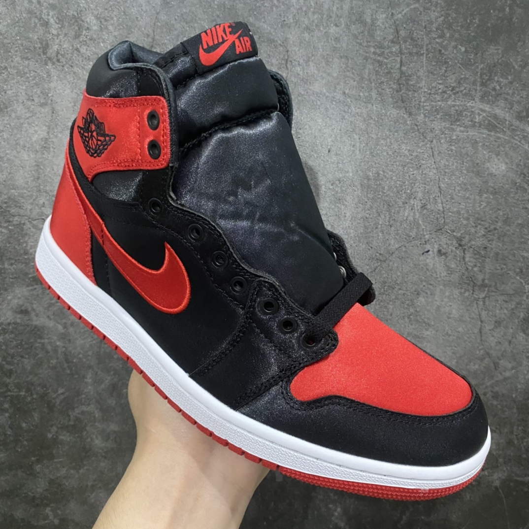 图片[3]-【莞产DG版】 Air Jordan 1 Retro High OG \” Satin Bred \” 黑红丝绸 AJ1乔1高帮文化篮球鞋 FD4810-061ZP开发室高价原版购回 高端外贸零售专供品质 原鞋原楦头纸板开发 原厂气垫 原厂竖纹防尘纸 极致一眼正品既视感 整体楦型最大限度还原公司正品  尺码：36 36.5 37.5 38 38.5 39 40 40.5 41 42 42.5 43 44 44.5-莆田鞋批发中心