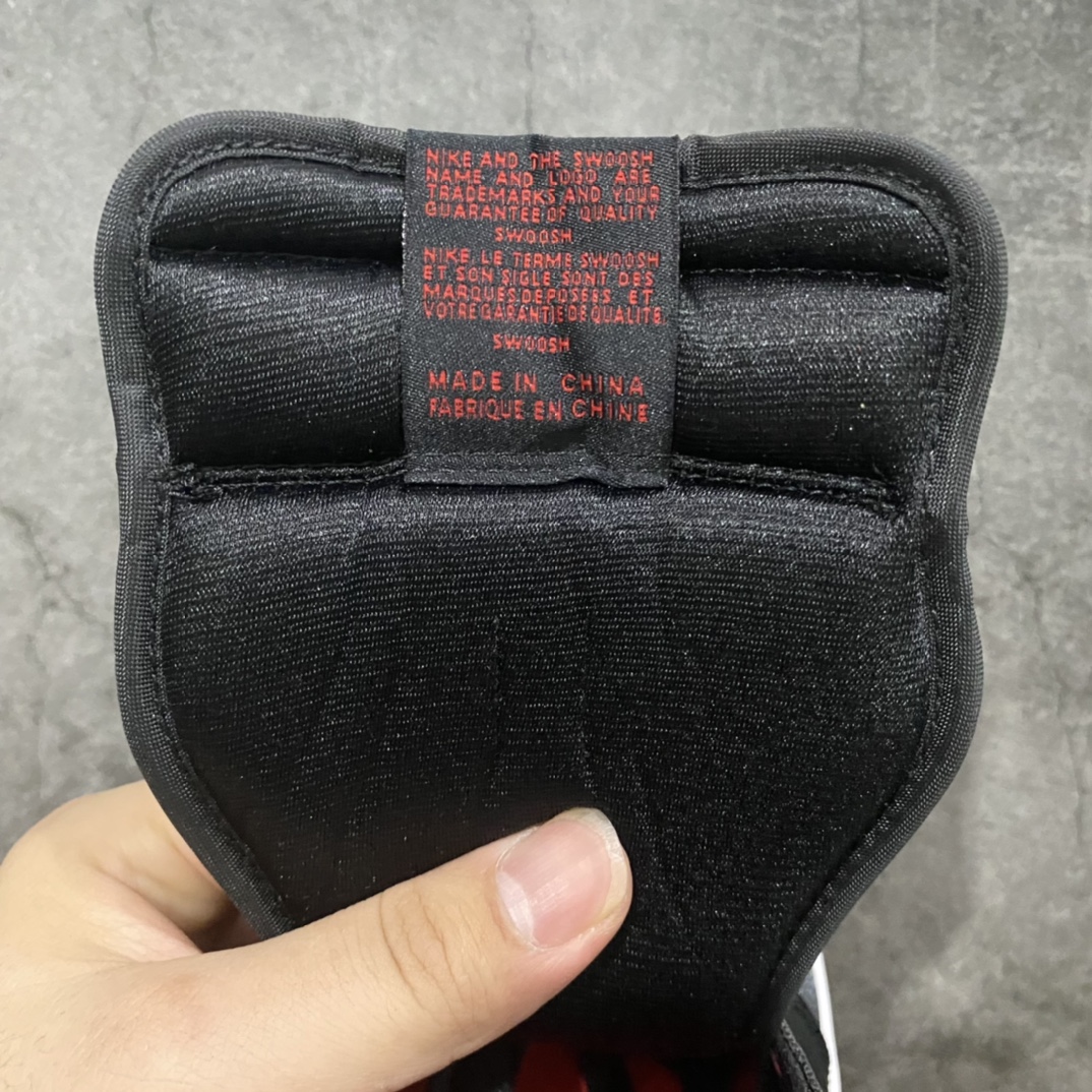 图片[7]-【莞产DG版】 Air Jordan 1 Retro High OG \” Satin Bred \” 黑红丝绸 AJ1乔1高帮文化篮球鞋 FD4810-061ZP开发室高价原版购回 高端外贸零售专供品质 原鞋原楦头纸板开发 原厂气垫 原厂竖纹防尘纸 极致一眼正品既视感 整体楦型最大限度还原公司正品  尺码：36 36.5 37.5 38 38.5 39 40 40.5 41 42 42.5 43 44 44.5-莆田鞋批发中心