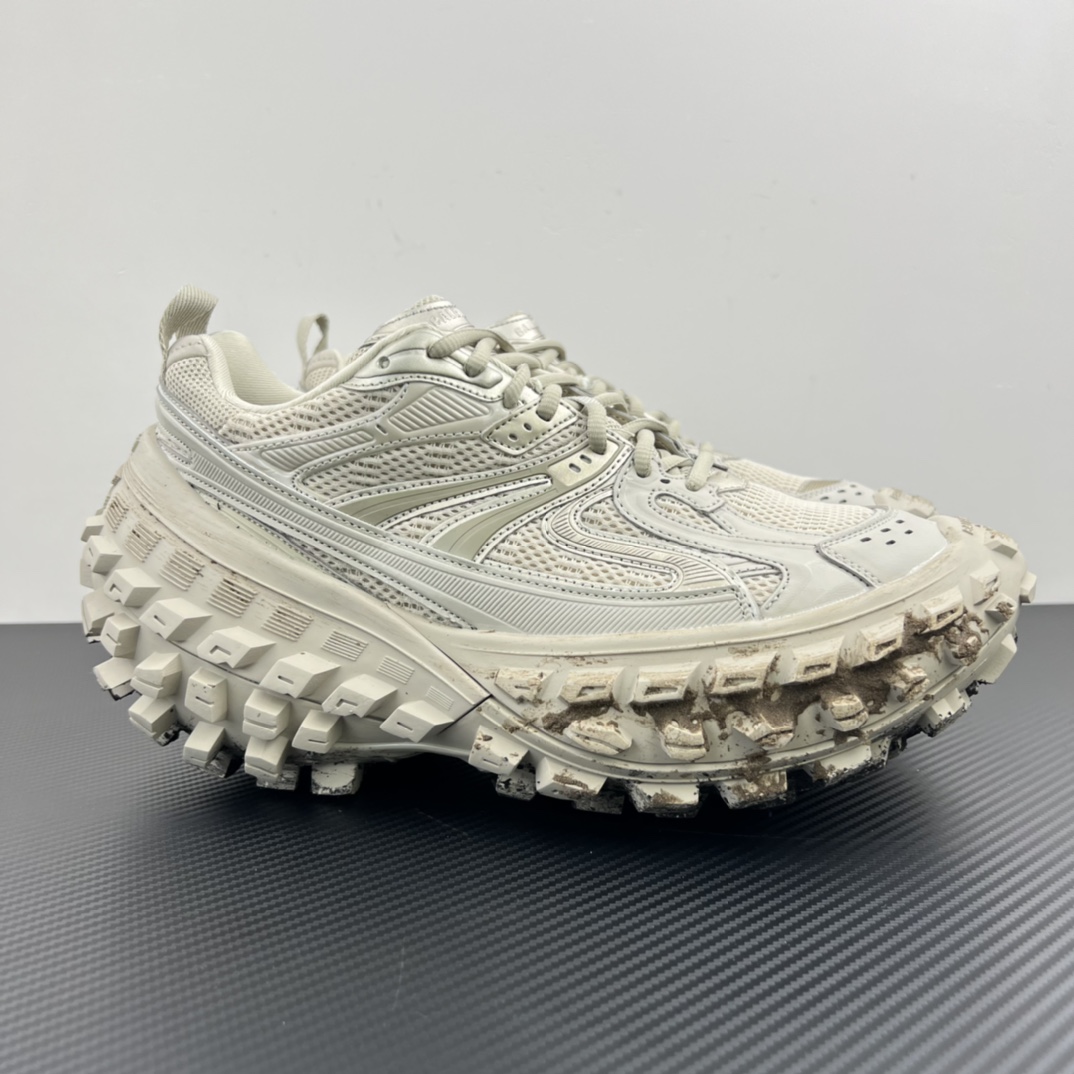Balenciaga BLCG Defender zapatos con neumáticos blanquecino teñidos de barro y desgastados Talla 35 36 37 38 39 40 41 4…