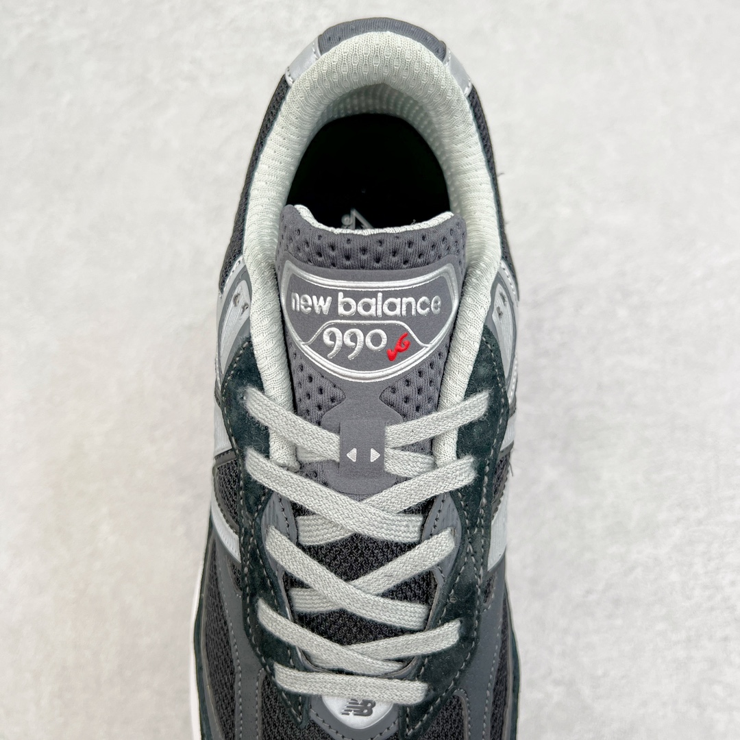 图片[5]-＃K版纯原 New Balance M990BK6 新百伦NB990V6 黑色 第六代总统复古慢跑鞋 这是一双极具现代感设计的复古跑鞋 990v6 鞋面大部分面积依旧采用麂皮和织物材质覆盖 从各种细节上看也还是有点 990v5 的影子 但相比 990v5 990v6 鞋面各种材质的拼接会更加复杂 这次 990v6 最大的改变相信大家应该也发现了 就是看上去貌似比 990v4 和 990v5 两代鞋款加起来还要厚的鞋底 其实这是 New Balance 首次采用的三重缓震组合鞋底 除了之前就有的 ABZORB 缓震科技和 ENCAP 中底 这次新加入了 FuelCell 缓震科技 看来舒适度和增高度 都要更上一层楼呀 990v6 的侧标 Logo 设计少见地没有印在绒面皮革上 而是置于网眼面料以及横跨鞋身的皮革织带之上 同时鞋舌上的标签设计并没有延用此前 990v4 和 990v5 采用的样式设计 而是采用了一种新的类似于三角徽章的设计 所以对于鞋款上的更新变化 既有延续经典的设计 也有创新性的改变 尺码：36 37 37.5 38 38.5 39 40 40.5 41.5 42 42.5 43 44 44.5 45-选品中心
