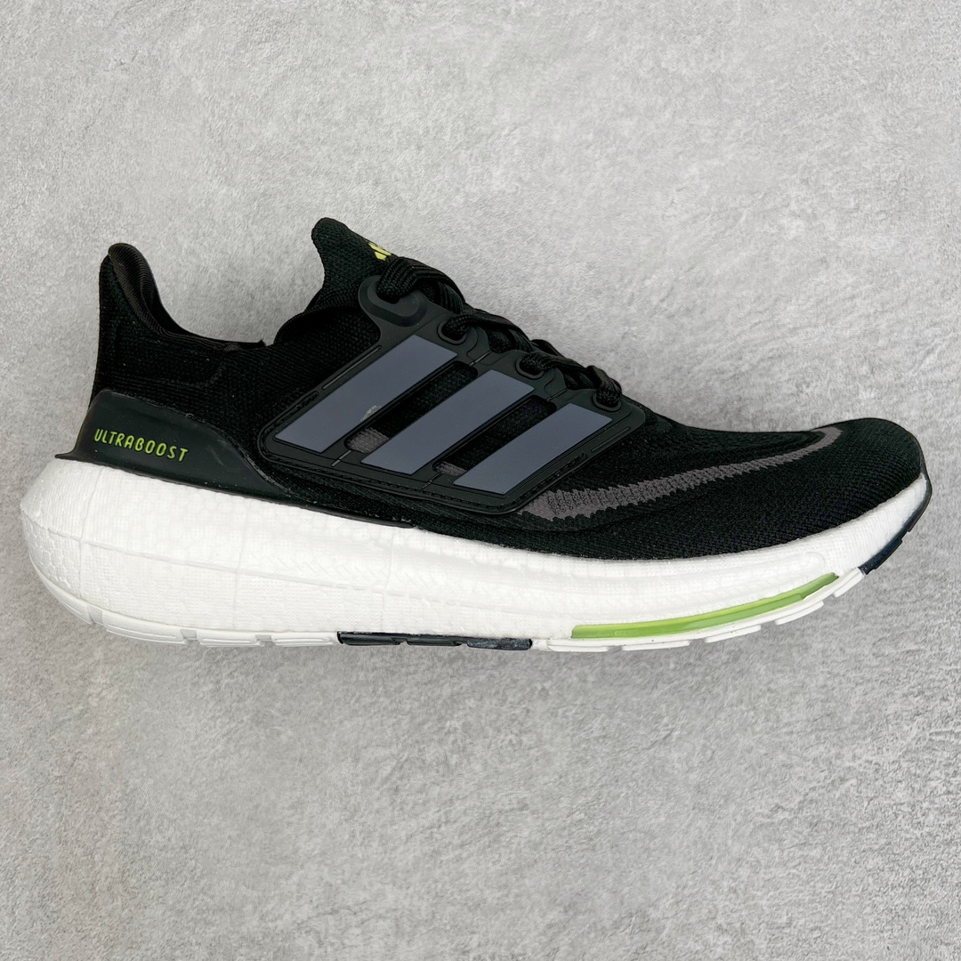 💰170 ＃X版纯原福利‼AD Ultra Boost Light UB2023系列低帮袜套式针织透气缓震休闲运动慢跑鞋 HQ6339 历经10年不断创新以科技重塑跑步推出全新超轻新科技跑鞋 力求为跑步添活力 搭载LIGHT BOOST中底的新鲜演绎 无论节奏快慢、距离长短 伴你活力畅跑 延续了该系列的设计语言 采用分区编织鞋面 鞋头处网眼孔洞更大 提升透气性 一体式鞋舌 避免运动中出现偏移 实现鞋脚一体性 鞋侧 TPU 材质 有效提供支撑性 镂空的设计 同时减轻整体重量 最明显的则是中底部分 不仅是厚度夸张 大家最熟悉的 Boost 材质终于迎来升级 减重 30% 带来更轻量化的上脚感受 SIZE：36 36.5 37 38 38.5 39 40 40.5 41 42 42.5 43 44 44.5 45 编码：by2936040-运动鞋