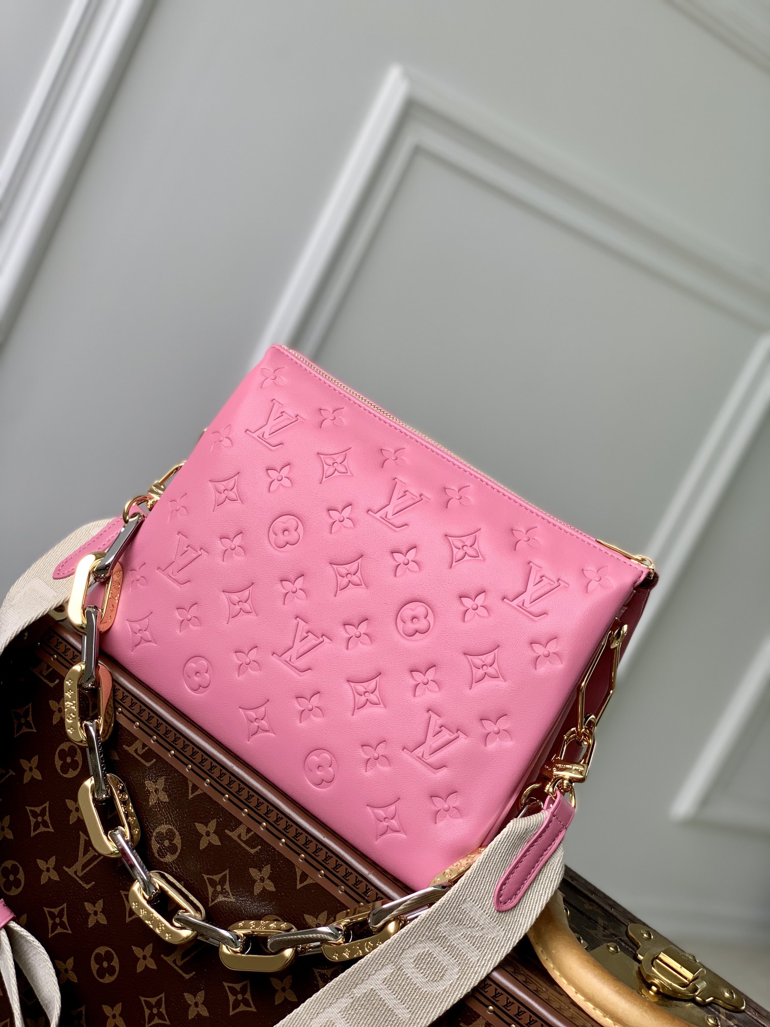 Louis Vuitton LV Coussin Bags Handbags Sheepskin Chains M22395