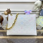 Luxury
 Louis Vuitton LV Coussin Handbags Crossbody & Shoulder Bags Sheepskin Chains M22993