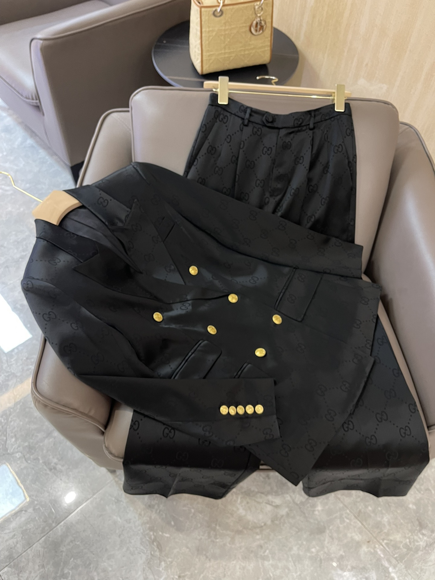 Gucci Odzież Płaszcze & kurtki Spodnie & Portki Kup najlepsze wysokiej jakości
 Czarny Złoto