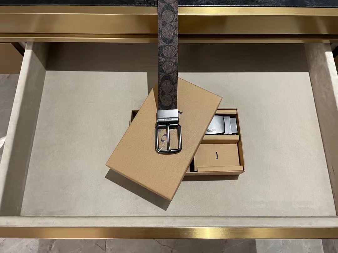 Coach Interchangeable Dual-Buckle Belt Box Set - Comprehensive 4