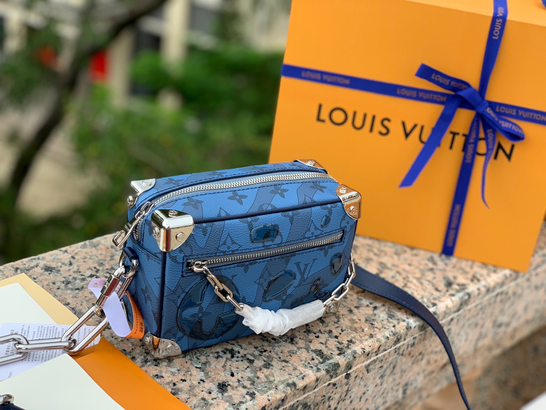 🌼尺寸18.5×13×8cm专柜最新款 Lv M22588 盒子包箱子系列 ，Mini Soft Tru