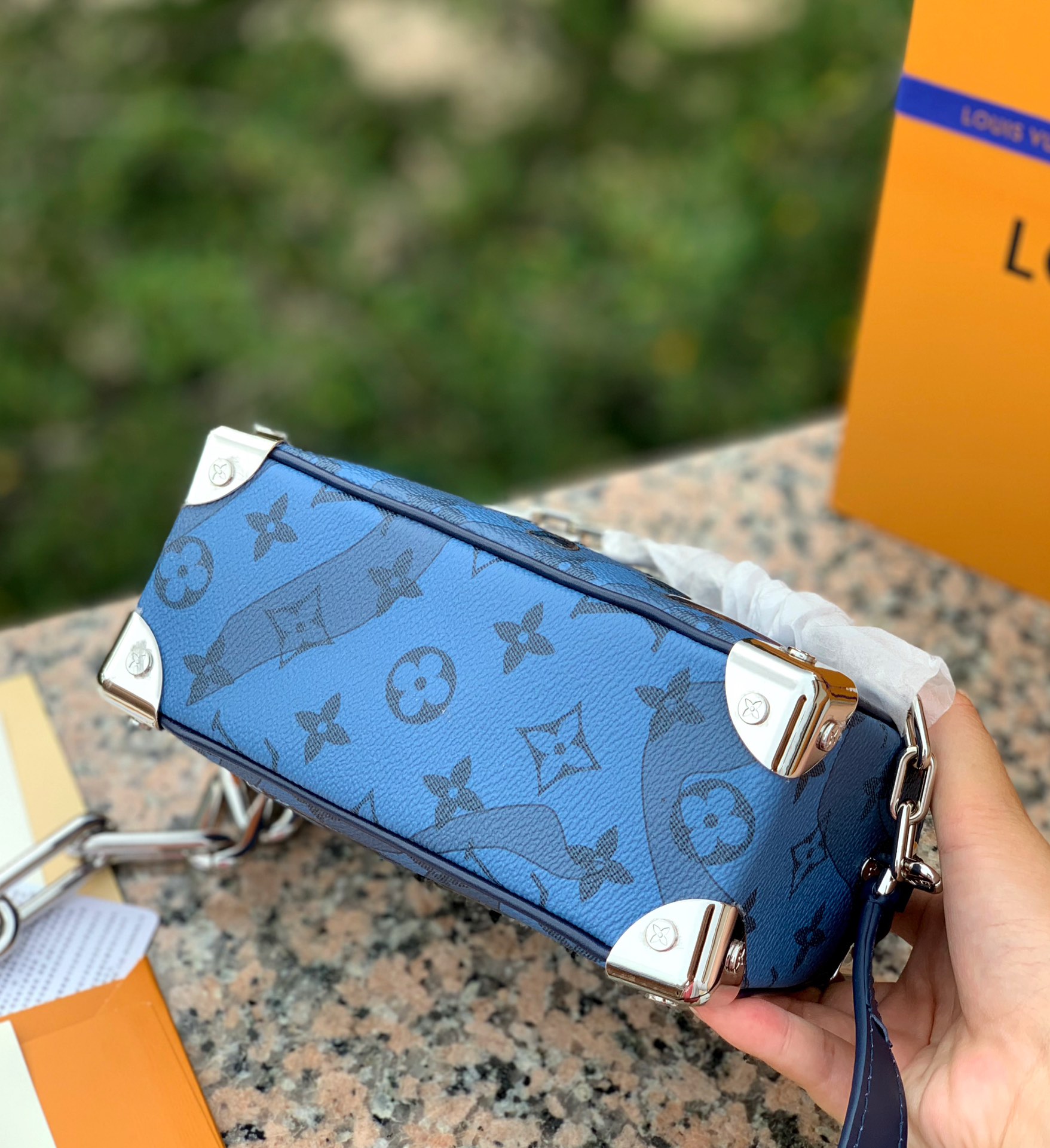 🌼尺寸18.5×13×8cm专柜最新款 Lv M22588 盒子包箱子系列 ，Mini Soft Tru