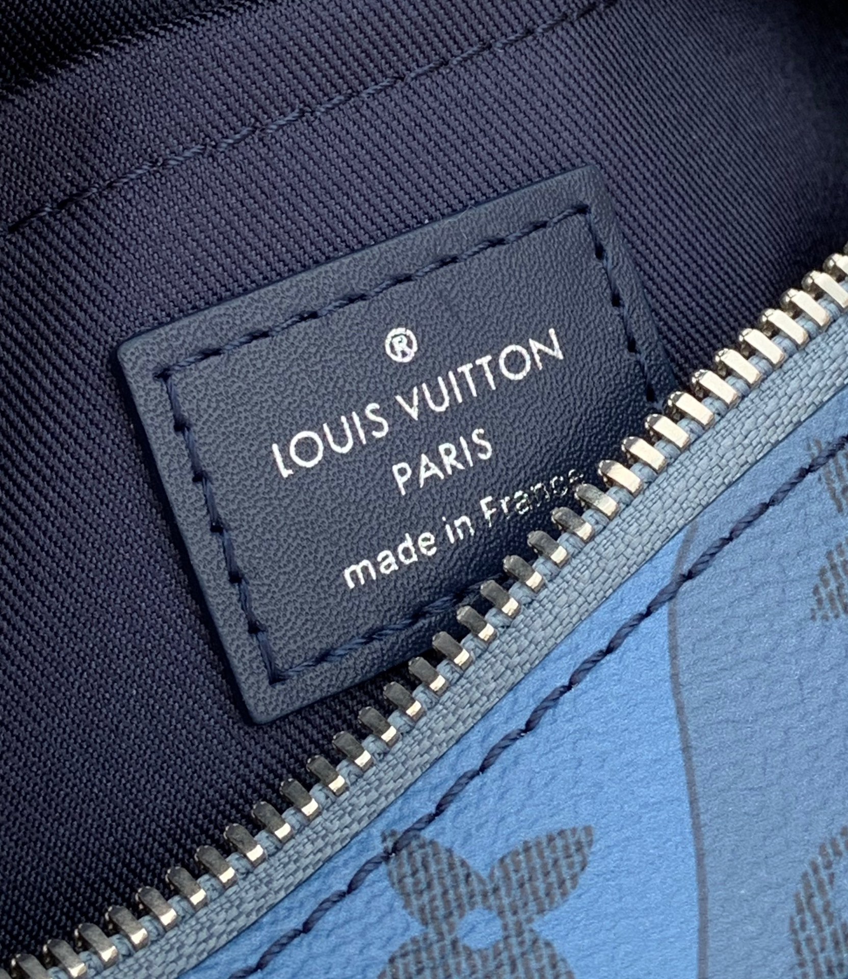 🌼尺寸18.5×13×8cm专柜最新款 Lv M22588 盒子包箱子系列 ，Mini Soft Tru