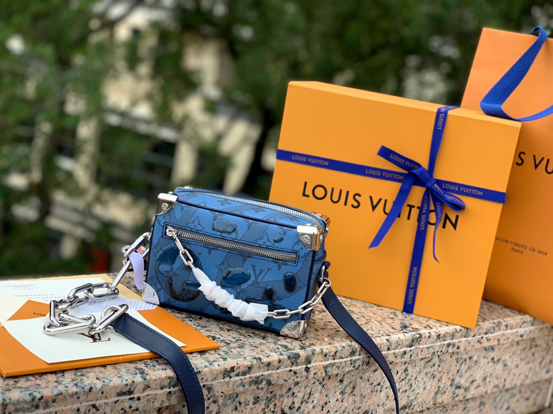 🌼尺寸18.5×13×8cm专柜最新款 Lv M22588 盒子包箱子系列 ，Mini Soft Tru