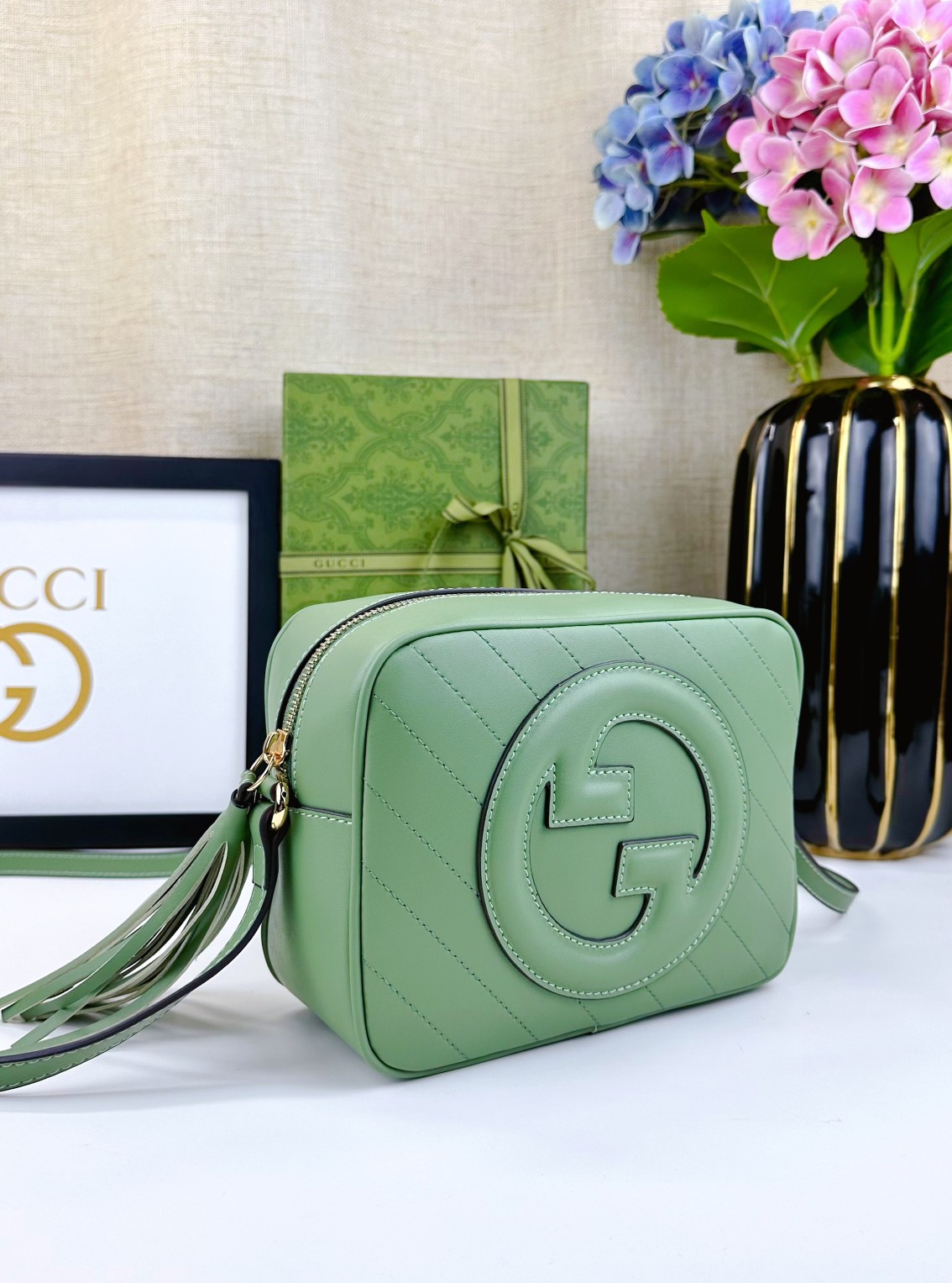 Gucci Blondieシリーズ小号肩背包 - 精致なデザインとNFC技術搭載