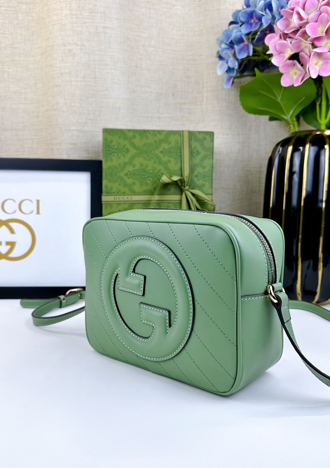 Gucci Blondieシリーズ小号肩背包 - 精致なデザインとNFC技術搭載