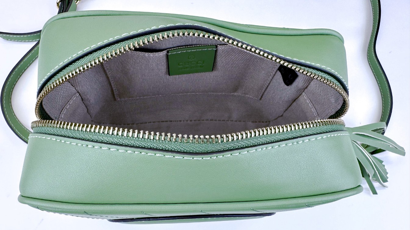 Gucci Blondieシリーズ小号肩背包 - 精致なデザインとNFC技術搭載