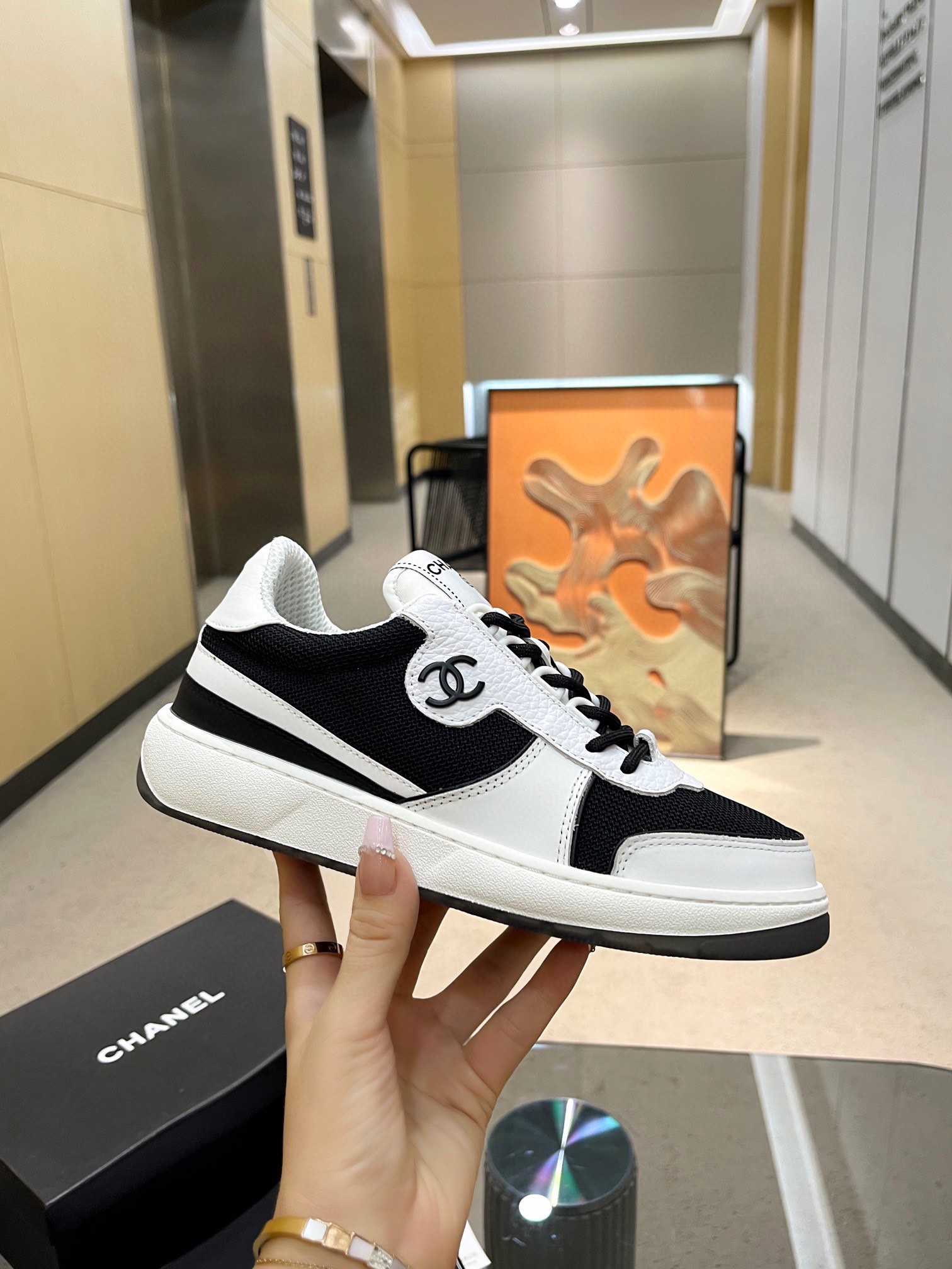 ¡Sin ganancias a precio real! CHANEL La última pequeña fragancia de Chanel tiene un relleno diferente que es más alto p…