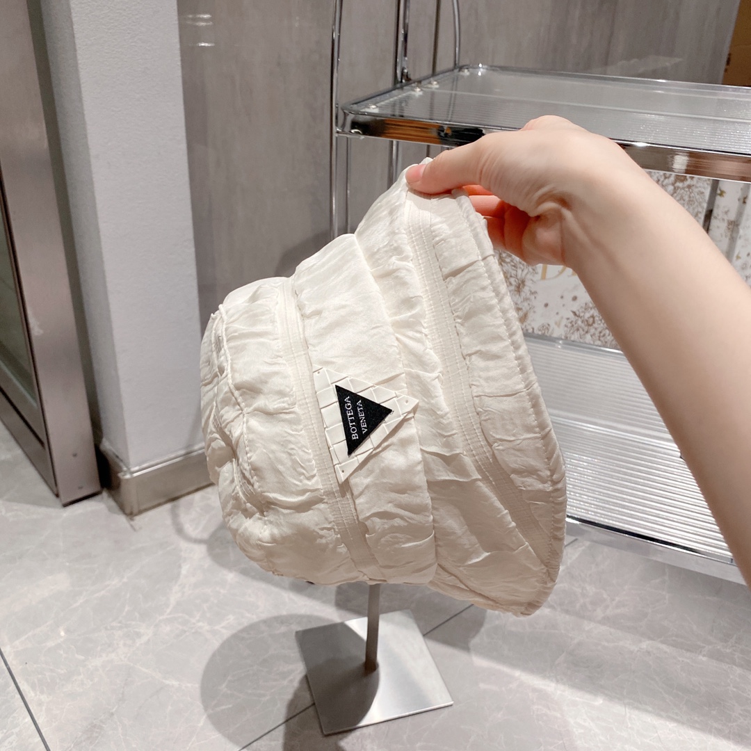 보테가베네타 심플 버킷 햇 모자 상세 이미지 3