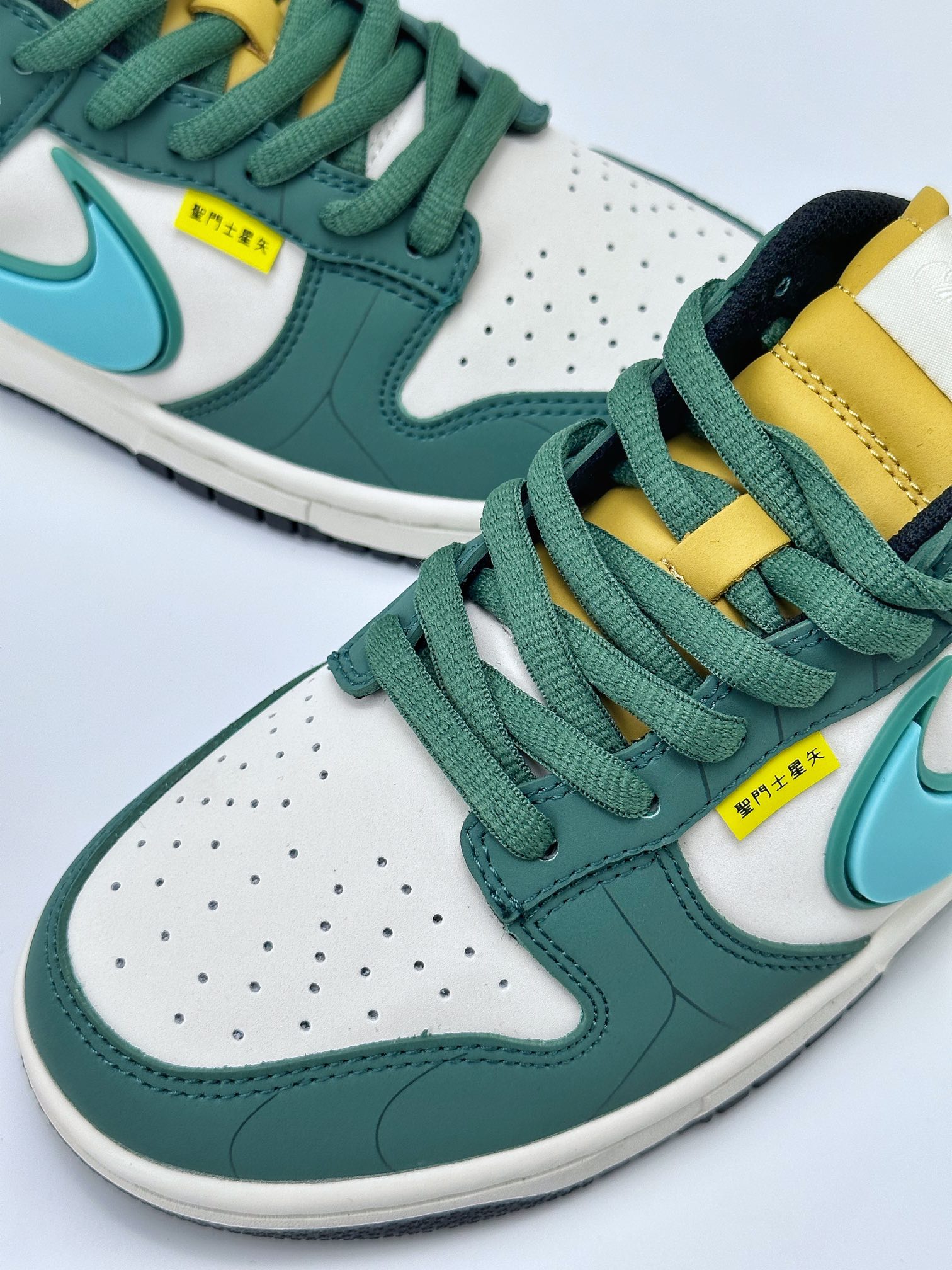 Nike SB Dunk Low 夏季风 圣斗士星矢 紫龙 ZD2356-156