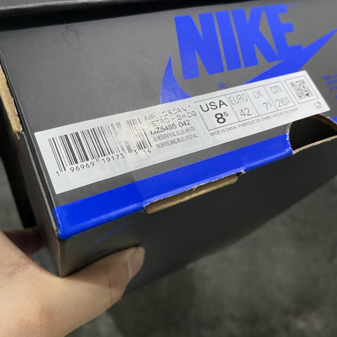 图片[9]-【x版纯原】Air Jordan 1 High OG \”Reimagined\” AJ1 乔1全新皇家蓝 DZ5485-042n#全新配色鞋身整体延续了\”皇家蓝\”的经典的配色设计，以黑、蓝色呈现。鞋面则改为了特殊的麂皮材质覆盖，这在\”Reimagined\”系列还是第一次见到！ 尺码：40 40.5 41 42 42.5 43 44 44.5 45 46 47.5-莆田鞋批发中心