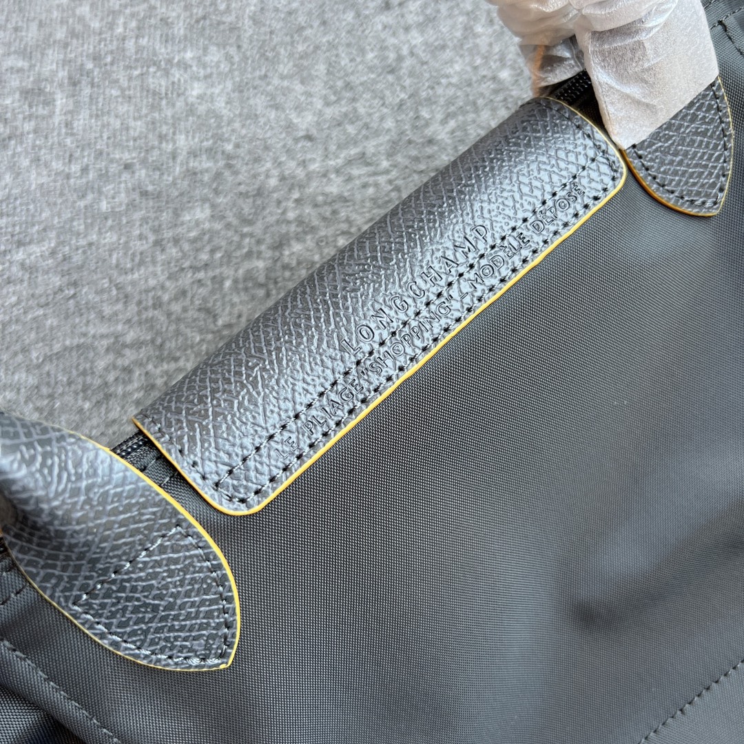 Longchamp 中号枪灰色