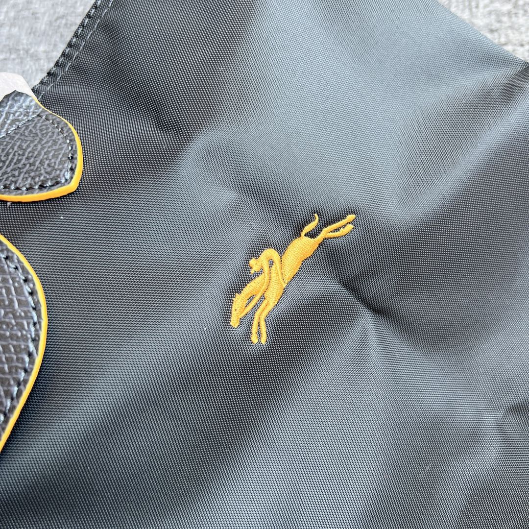 Longchamp 中号枪灰色