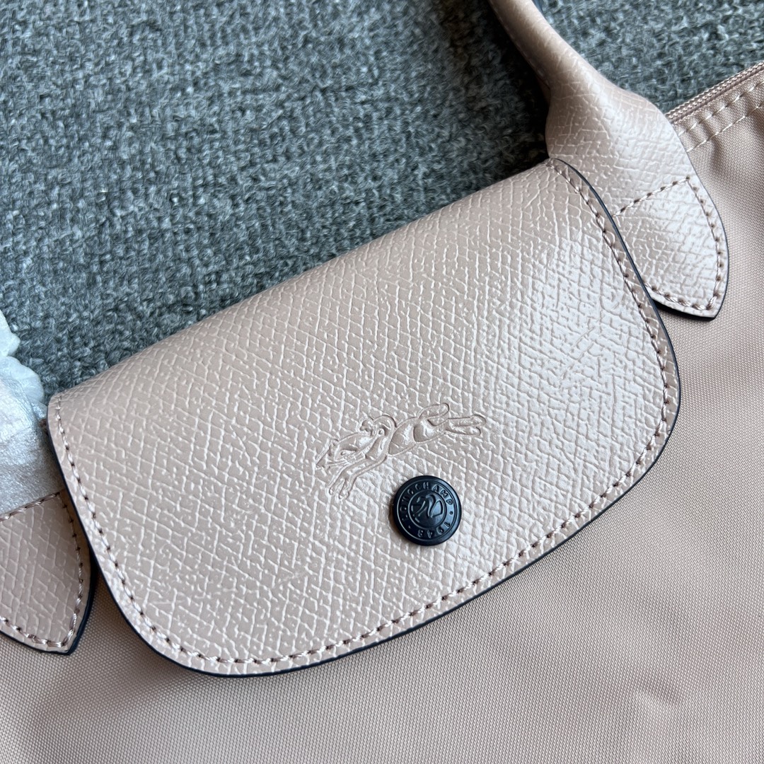 Longchamp 中号山茶花粉