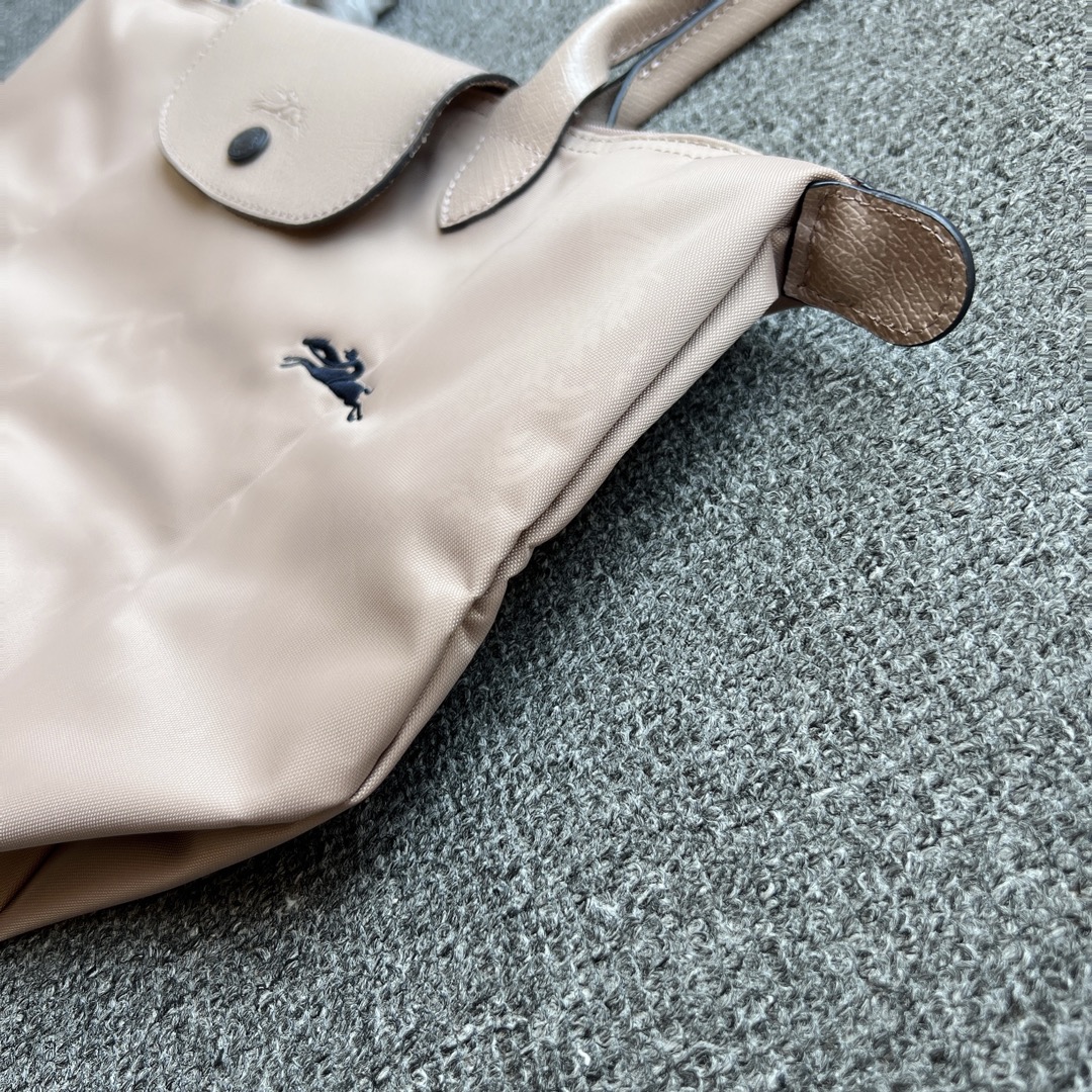 Longchamp 中号山茶花粉