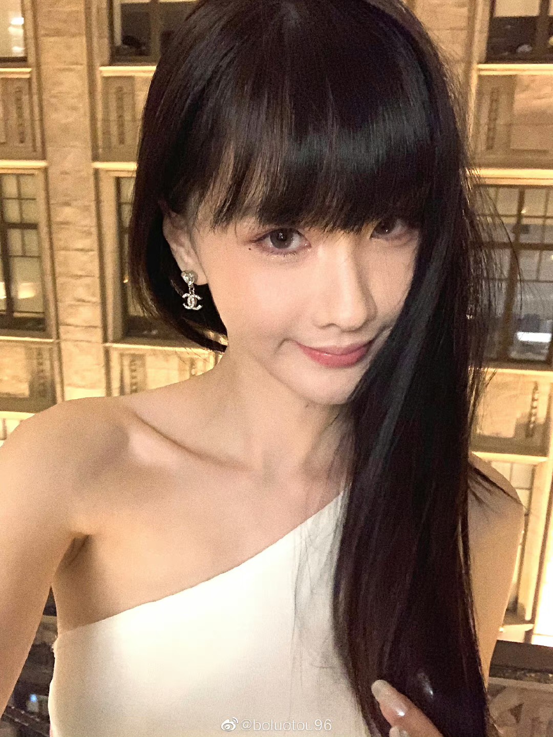 NO:632400,Love Diamond Earrings Wearing Picture Reference, Cardia High-End Jewelry19860909爱心钻耳钉佩戴图参考,,卡迪亚高端饰品,Jewelry