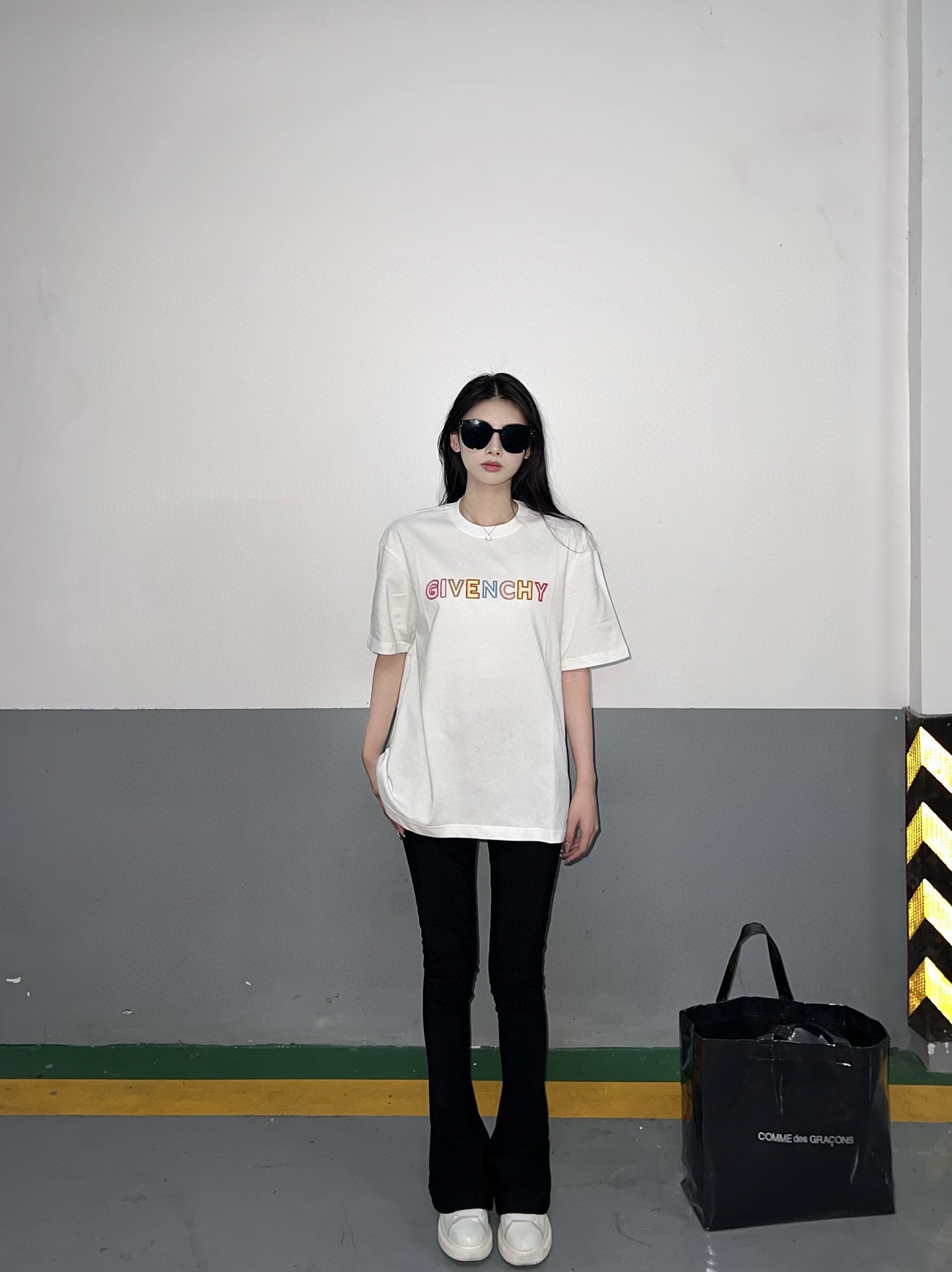 GivenchyGivenchy rainbow logo embroidery short-sleeved upper body effect
