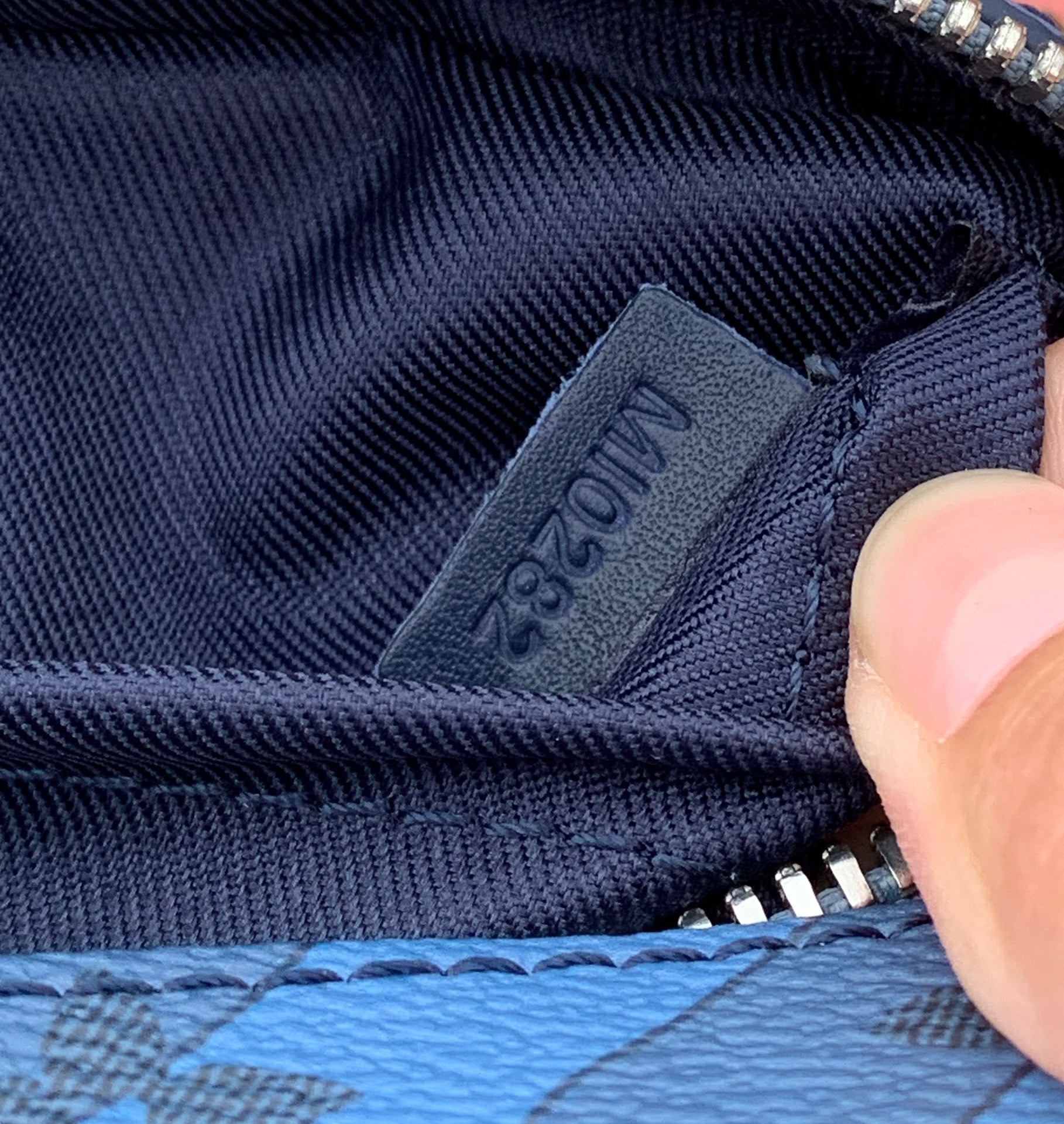 🌼尺寸18.5×13×8cm专柜最新款 Lv M22588 盒子包箱子系列 ，Mini Soft Tru