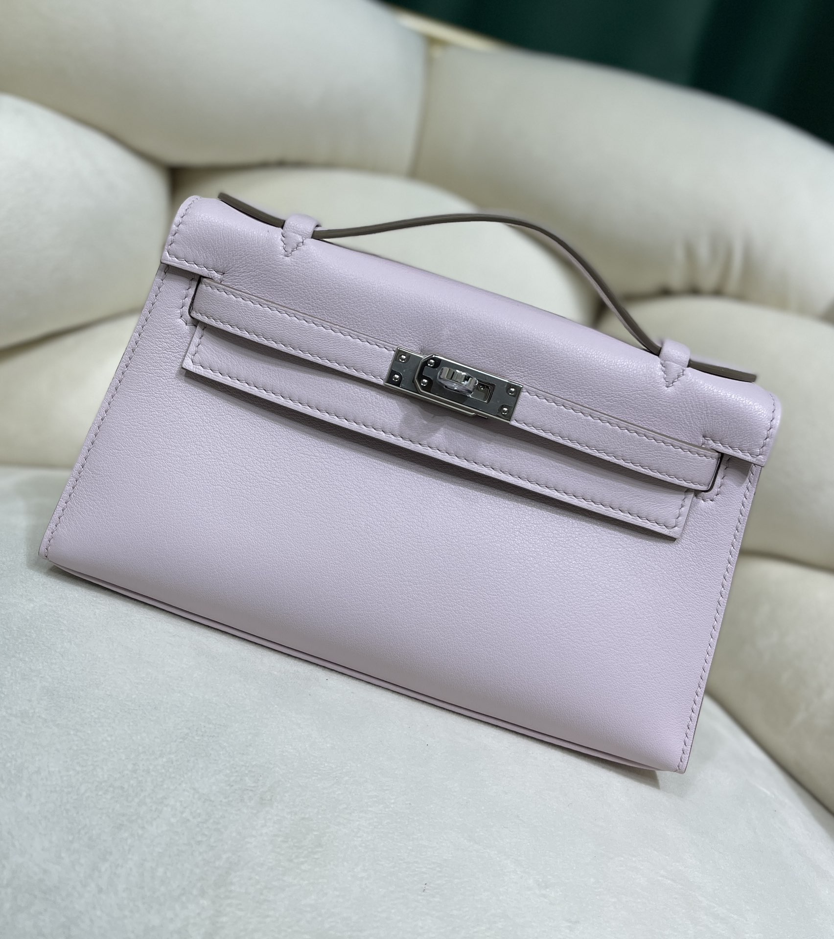 Hermès Kelly's first generation dreamy pink and purple, all Swift cowhide inside and out, all steel hardware, truly semi-handmade! It feels soft