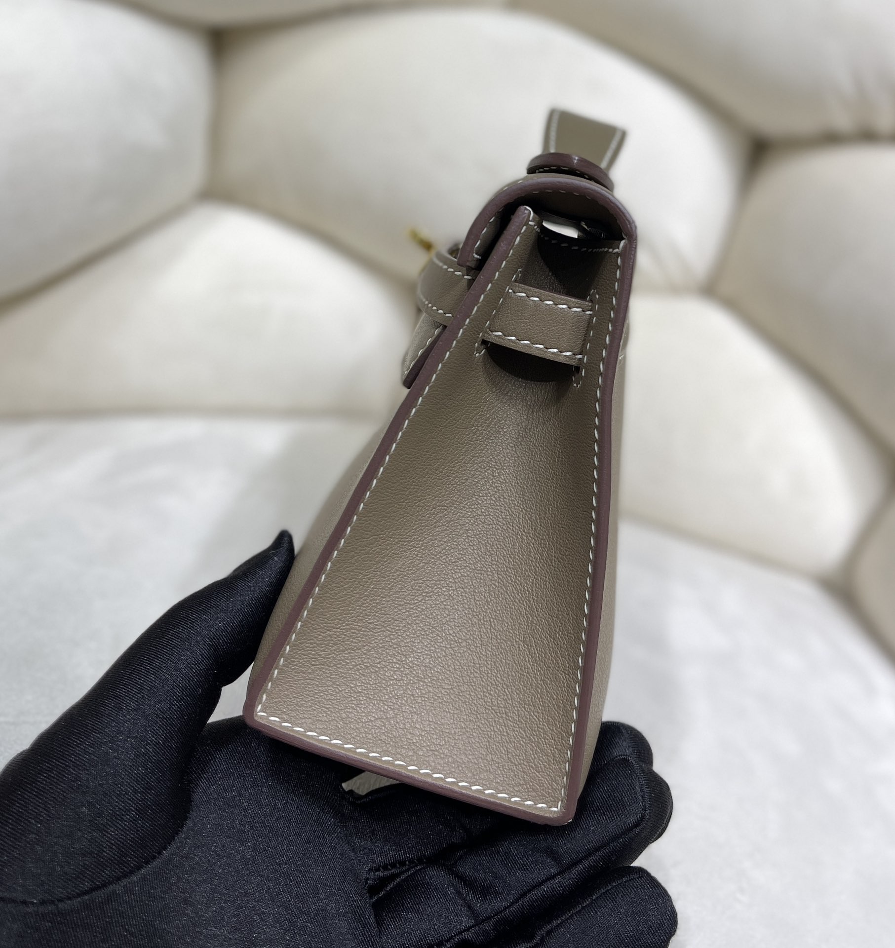 Hermès Kelly Generation Elephant Gray, all Swift cowhide inside and out, all steel hardware, truly semi-handmade! It feels soft and elastic, and