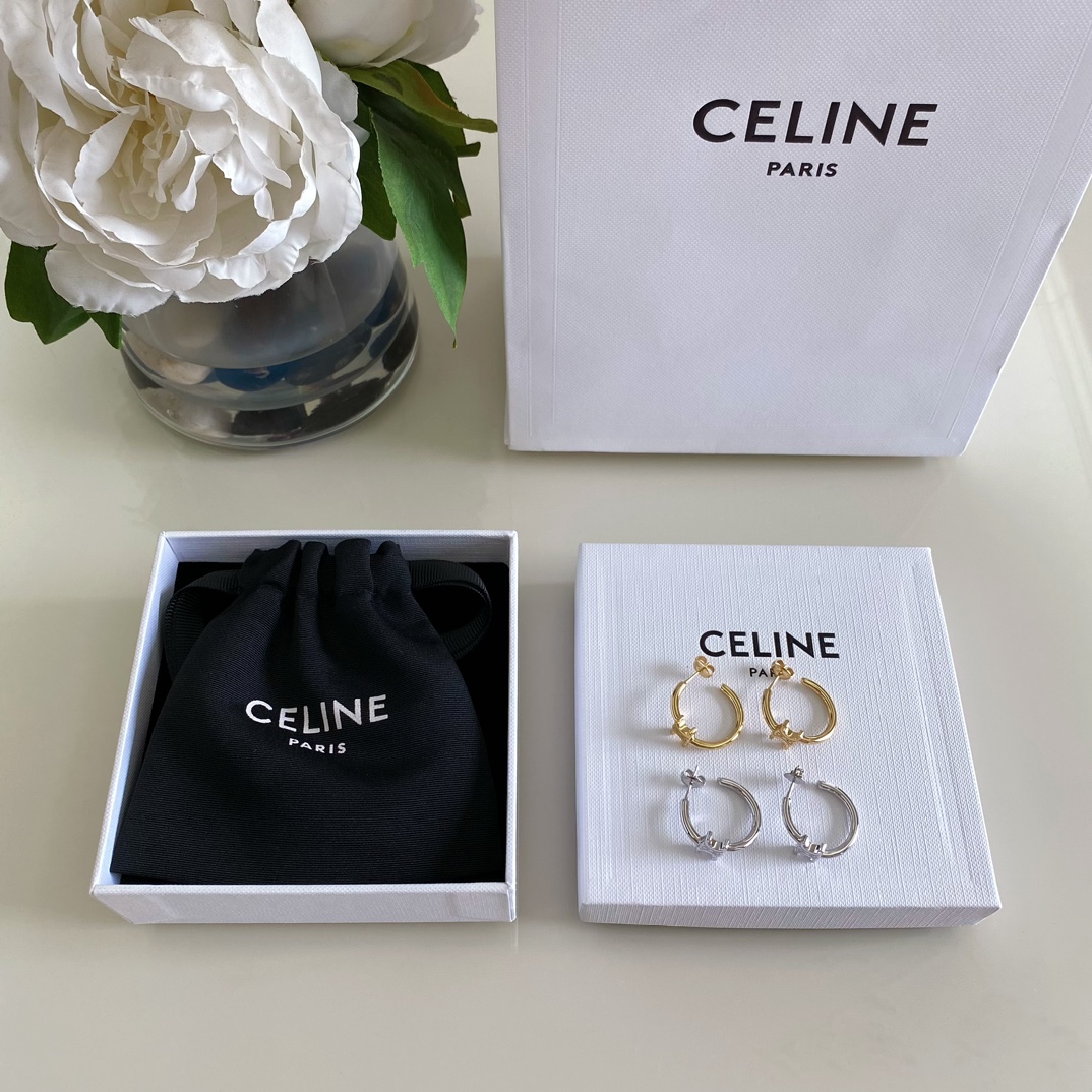 NO:634217,88180【We produce】ZP!  Please consult customer service for large quantities. Gold, silver!  [Cel!ne Arc de Triomphe Staggered Earrings] The latest model, I love it!  A series that I fell in love with at first glance!  Internet celebrities love the classic atmosphere the most!  The hardware accessories are all logos carved by CNC engraving machines, which are very clear and delicate!  Look for our products!  The details are really perfect. It can distinguish the low-end version on the market. The difference is not even a little bit. You must compare it with the cool, retro and atmospheric babies. It can be used in any style!  A series that can be worn all year round, earrings, Cartier high-end jewelry1986090988180【我们出品】ZP ！量大咨询客Fu 金色,银色！【Cel!ne 凯旋门错开耳环】最新款爱了爱了！一眼就看中的系列！网红们最爱经典大气！五金配件均是CNC精雕机雕刻出来的Logo,非常清晰细腻！认准我们家出品！细节真心完美,区分市面low版,差别不是一丁半点,一定要多多对比宝宝们酷甜.复古.大气,什么风格都能驾奴的妥妥的！一年四季都可以佩戴的系列,,earrings,卡迪亚高端饰品,Jewelry