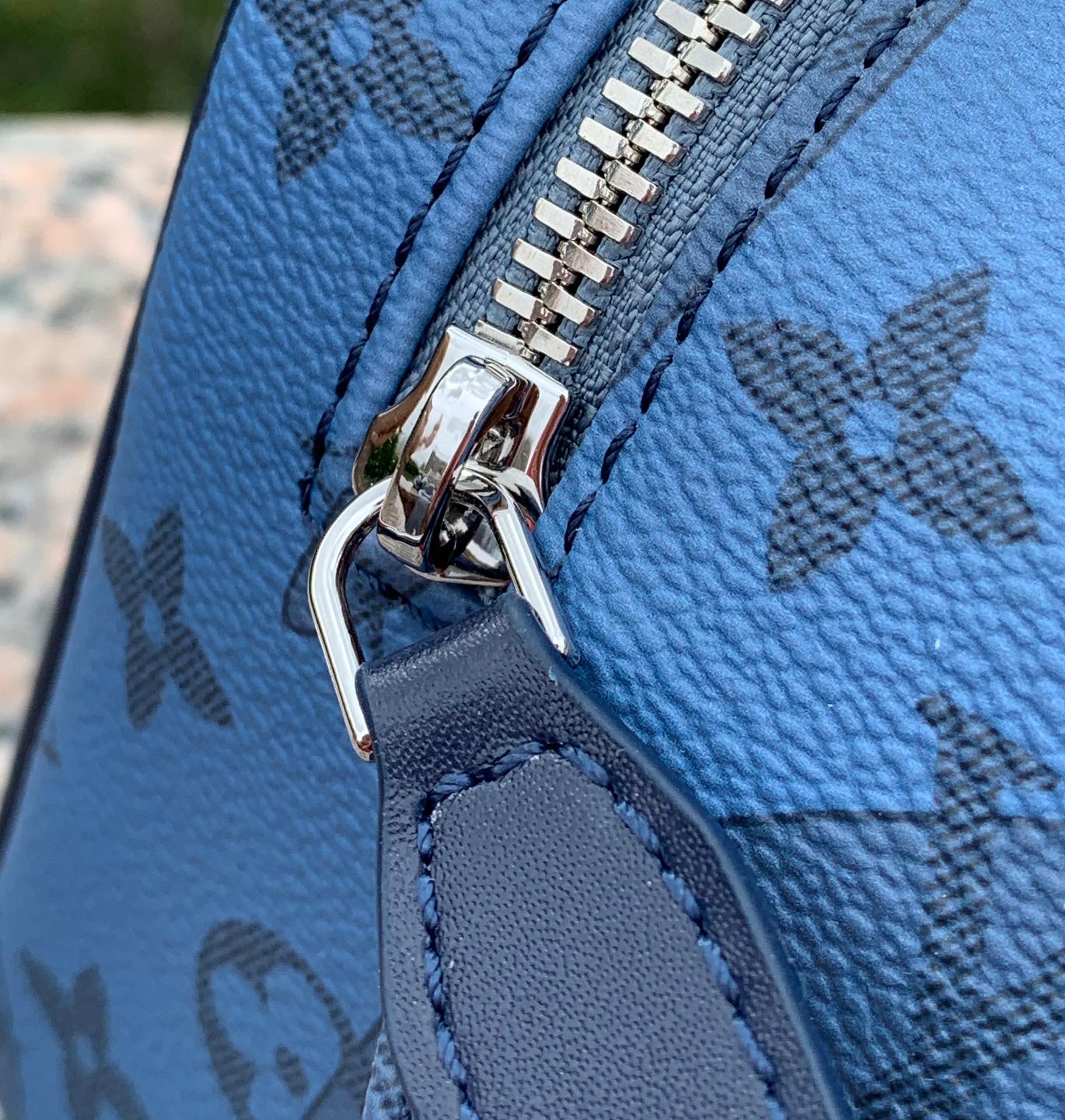 🌼尺寸28×15×16.5cmLV M82337最新款水滴蓝色洗漱包， Do🌼P🌼P Kit 选用 原厂