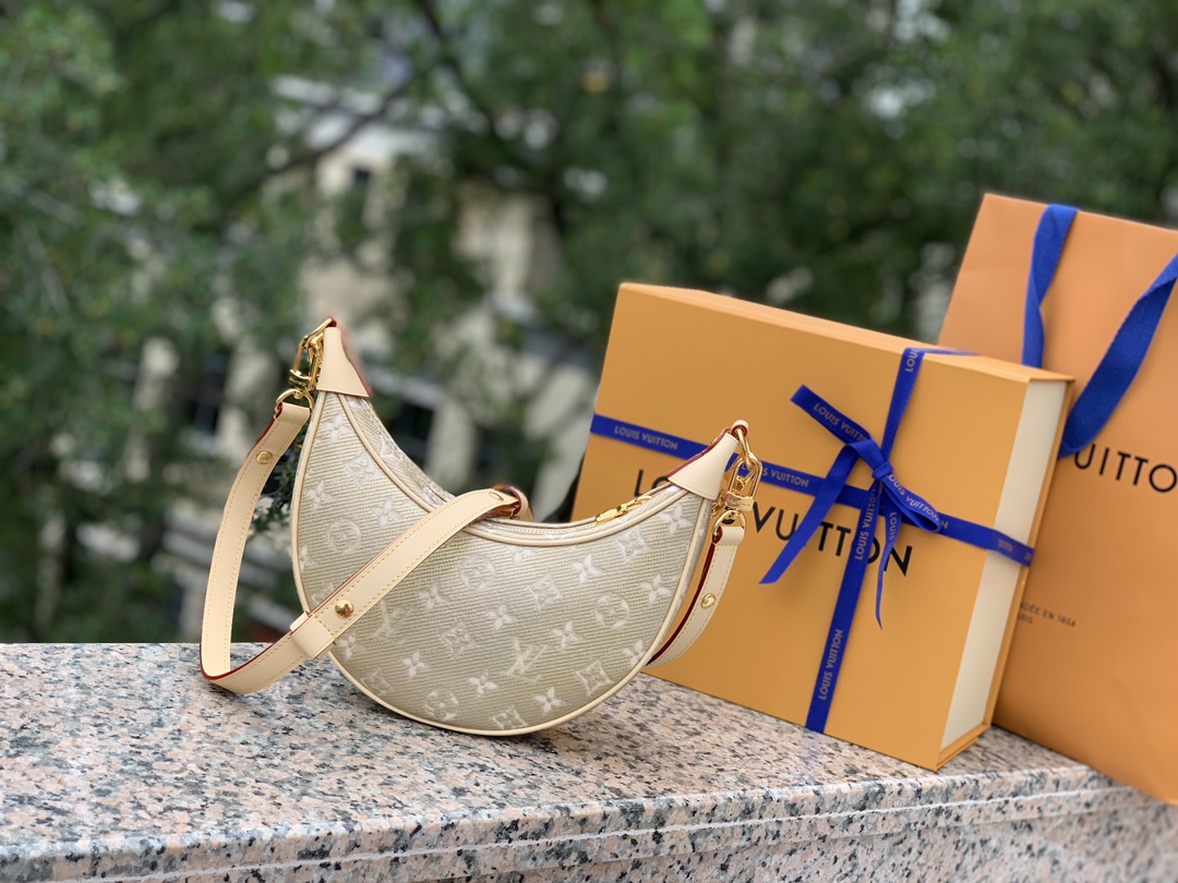 非市场普通货 进口皮料半钢五金尺寸23×13×6cm22年早春LV 推出Loo非市场普通货 进口皮料半钢