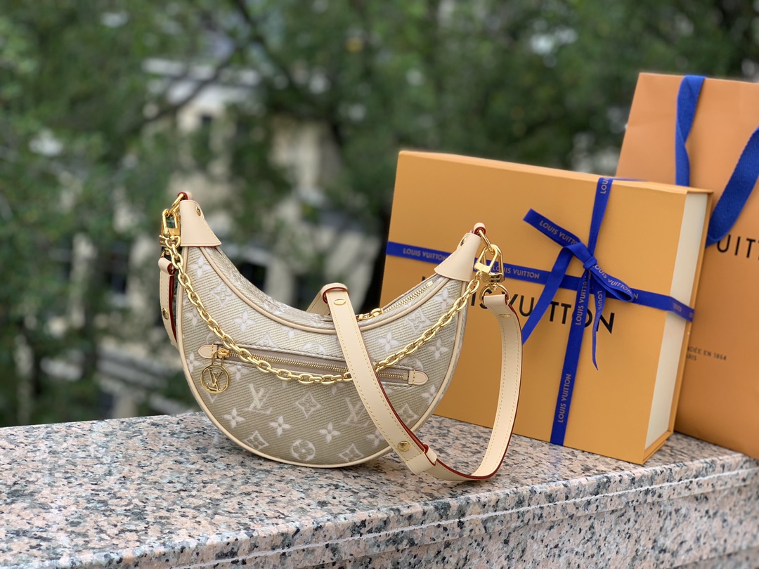 非市场普通货 进口皮料半钢五金尺寸23×13×6cm22年早春LV 推出Loo非市场普通货 进口皮料半钢