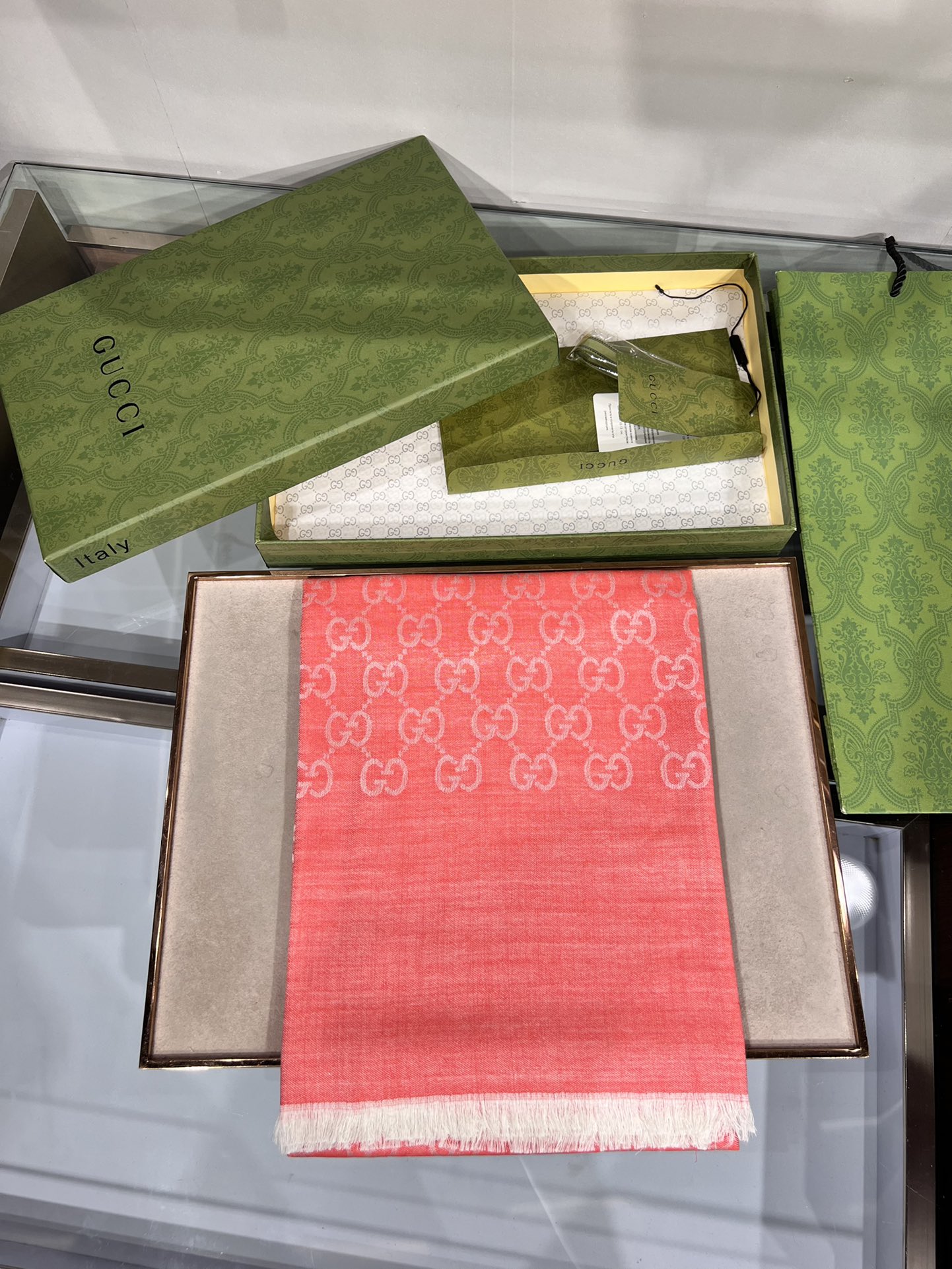 💟Gucci经典披肩👫✨【双G标志提花长巾】G专柜的常青树款，中性款男女都可用，品质极好❗️经典双G提花