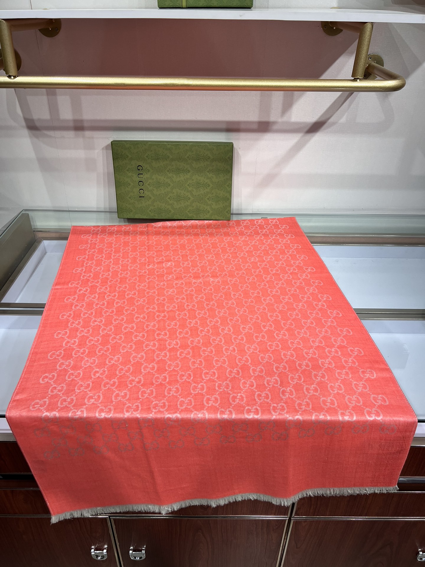 💟Gucci经典披肩👫✨【双G标志提花长巾】G专柜的常青树款，中性款男女都可用，品质极好❗️经典双G提花