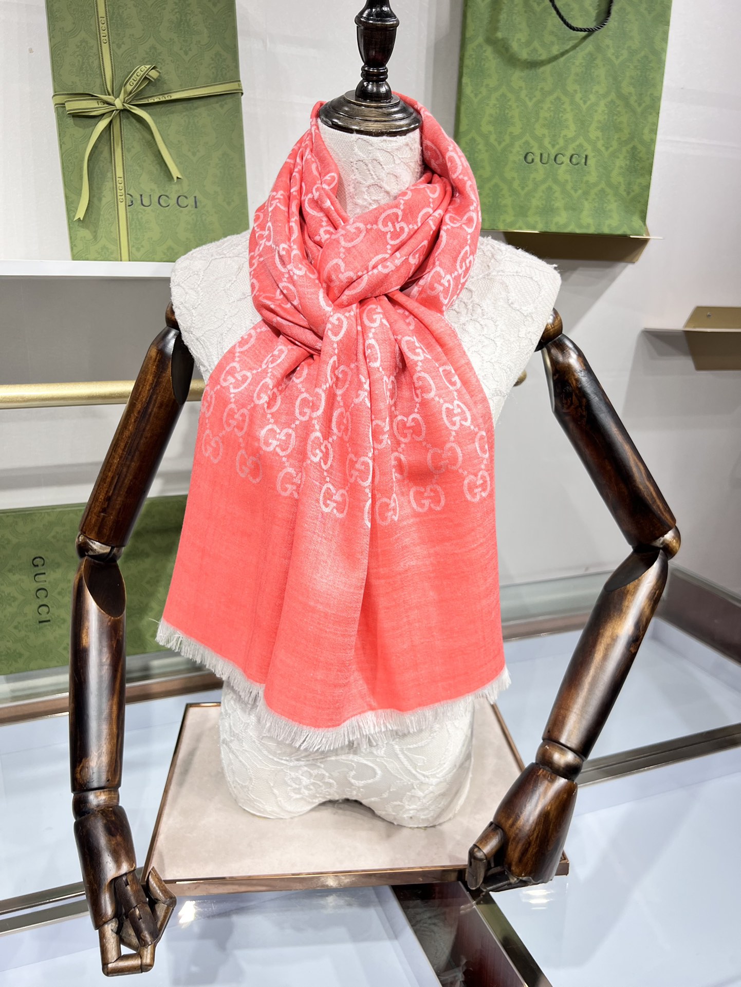 💟Gucci经典披肩👫✨【双G标志提花长巾】G专柜的常青树款，中性款男女都可用，品质极好❗️经典双G提花