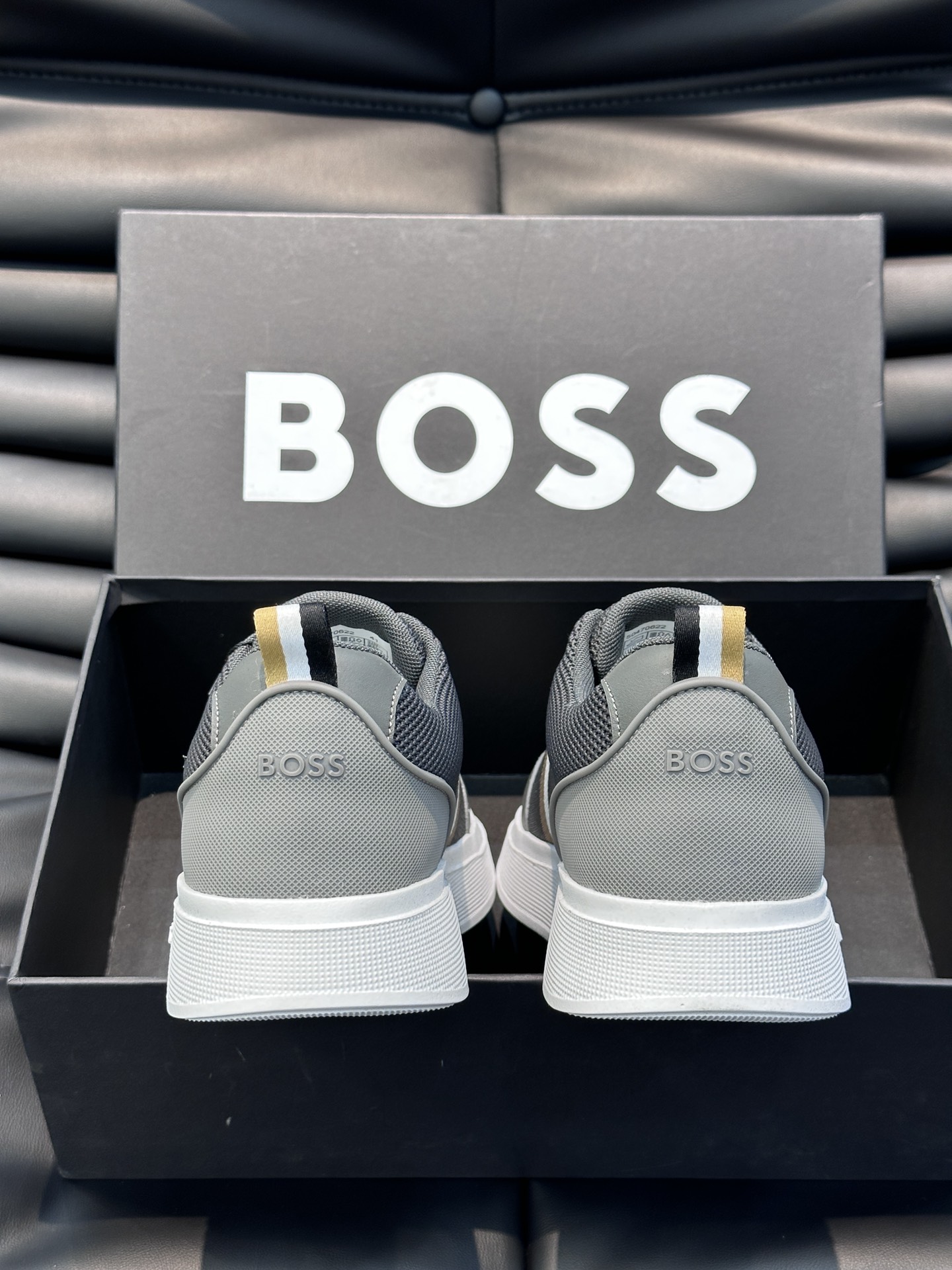 Boss新款男士休闲运动鞋这款时尚运