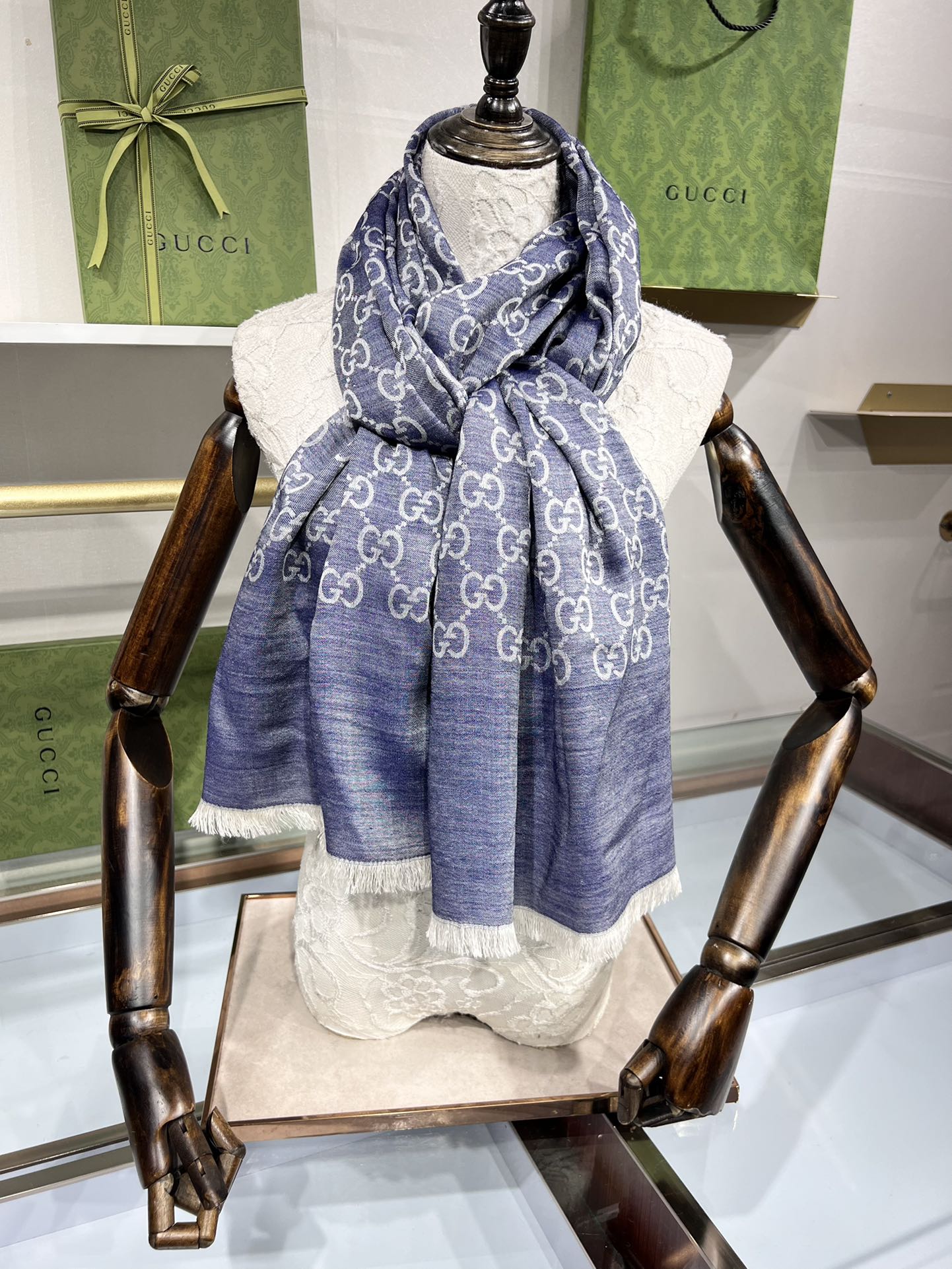 💟Gucci经典披肩👫✨【双G标志提花长巾】G专柜的常青树款，中性款男女都可用，品质极好❗️经典双G提花