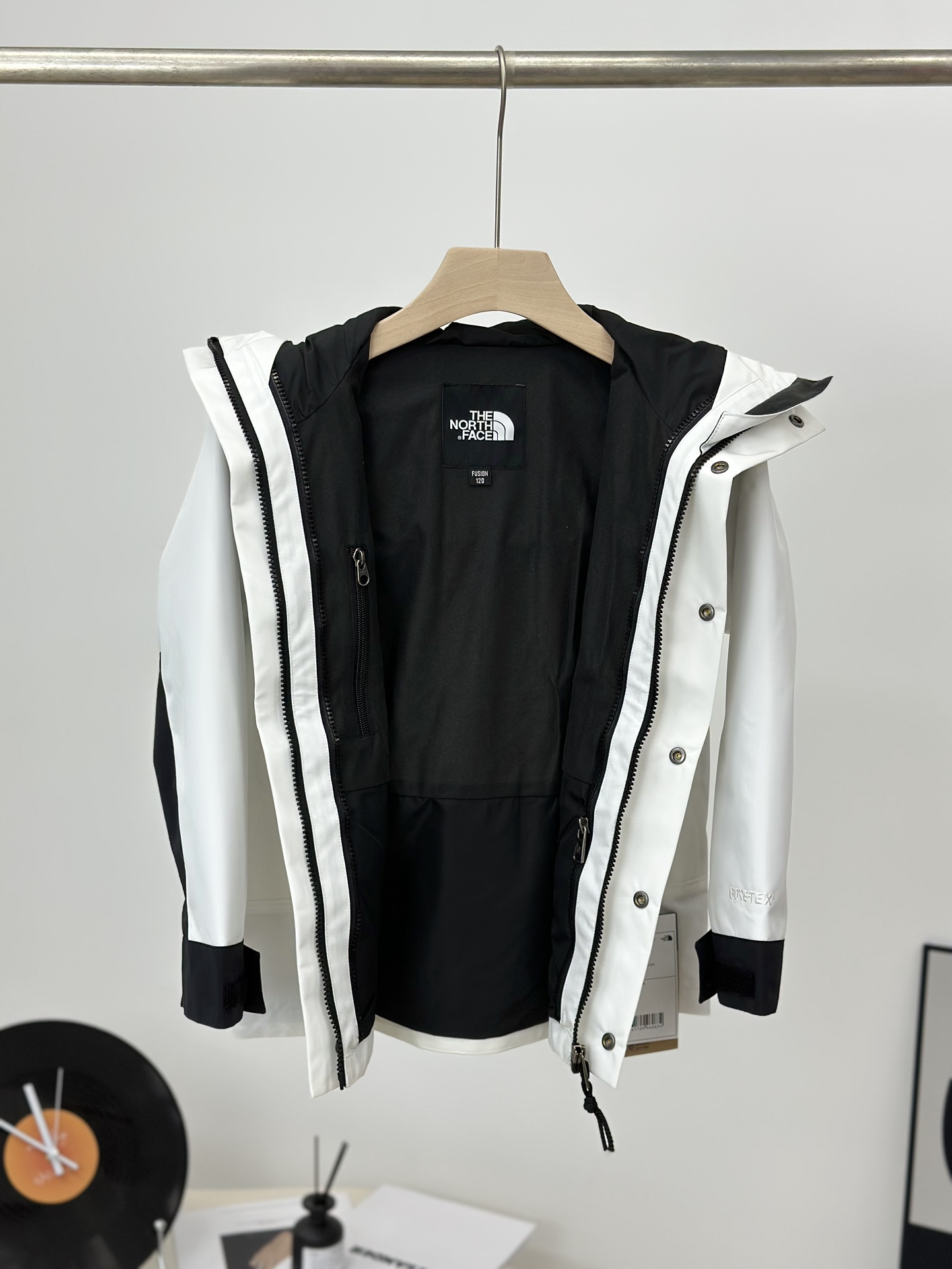 图片[5]-𝐓𝐡𝐞 𝐍𝐨𝐫𝐭𝐡 𝐅𝐚𝐜𝐞 𝟏𝟗𝟗𝟎 -北面儿童冲锋衣 北辰白-选品中心